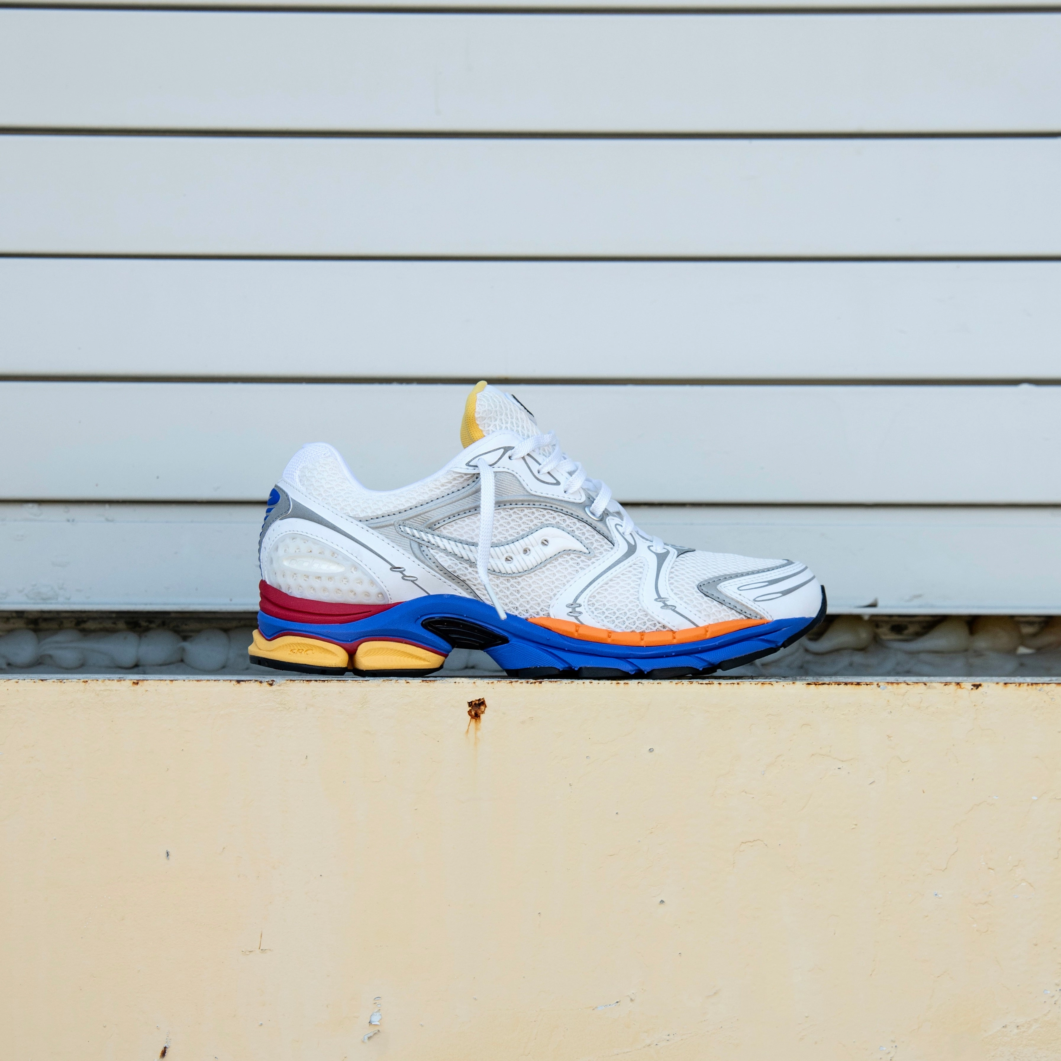 Mens Saucony ProGrid Triumph 4  Galaxy (White/Multi) Designer comfort