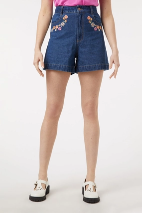 Trendy Outfit Abrasion resistant Ziva Emb Shorts