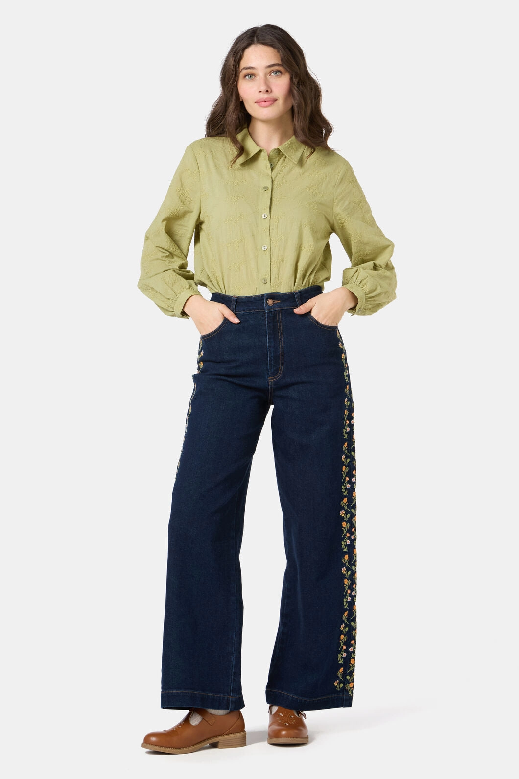 Alyssa Embroidered Jeans Sleek Shape