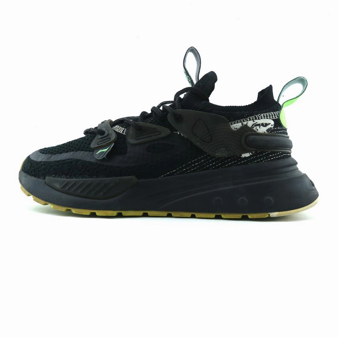 ANTA . Auxetic Lattice Structure running in a gulf area shoes