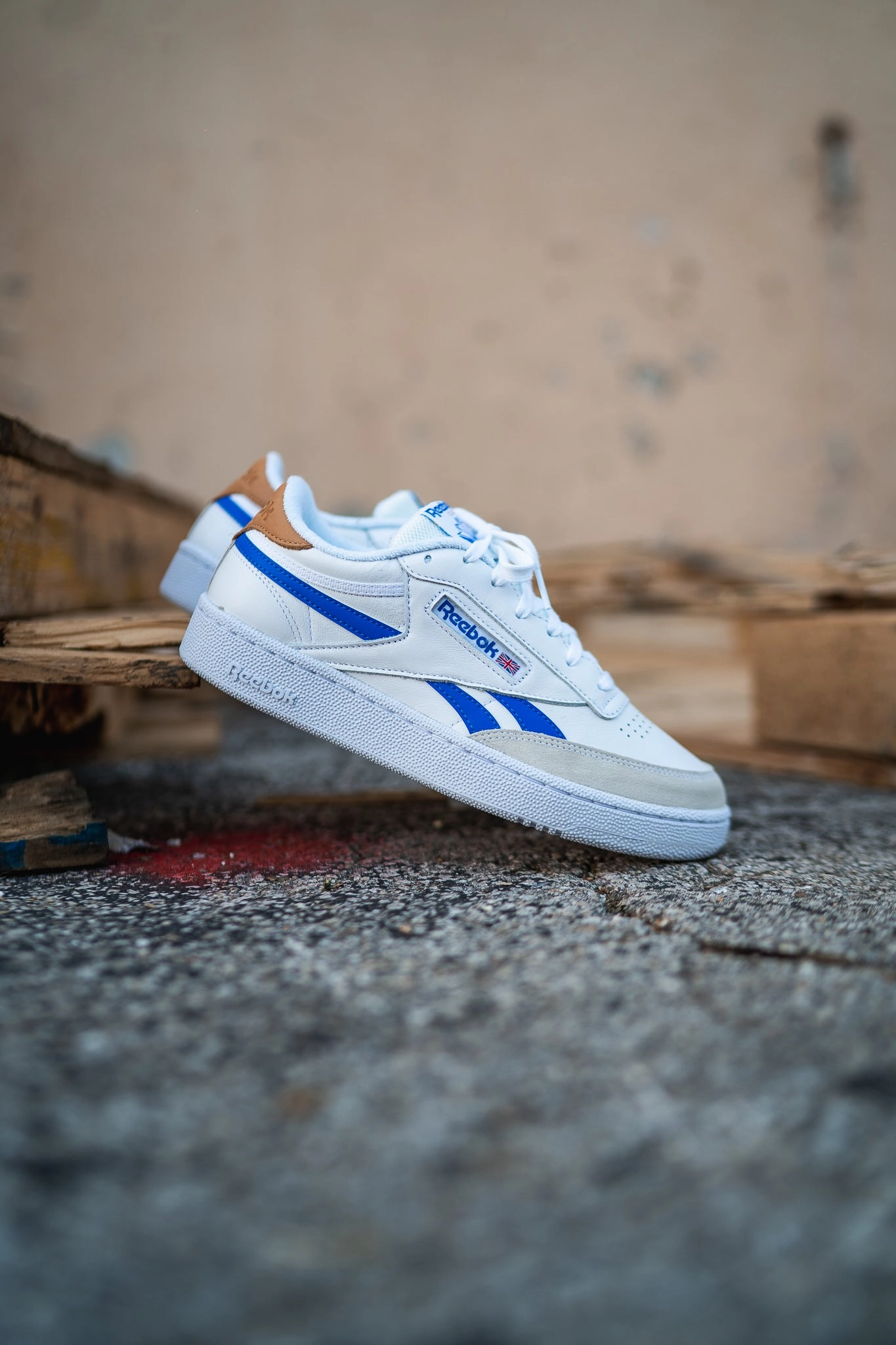 Anti Slip Tread Design Reebok Club C Revenge (White/Coublu/White)