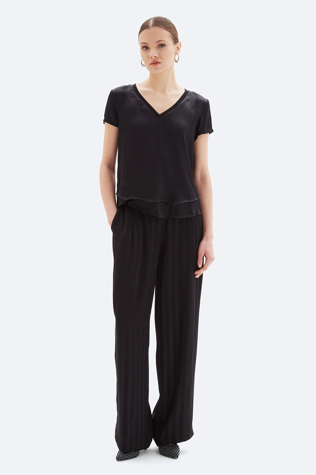 CompressionFreeCuffs AVA SATIN V-NECK MOCK LAYER TEE