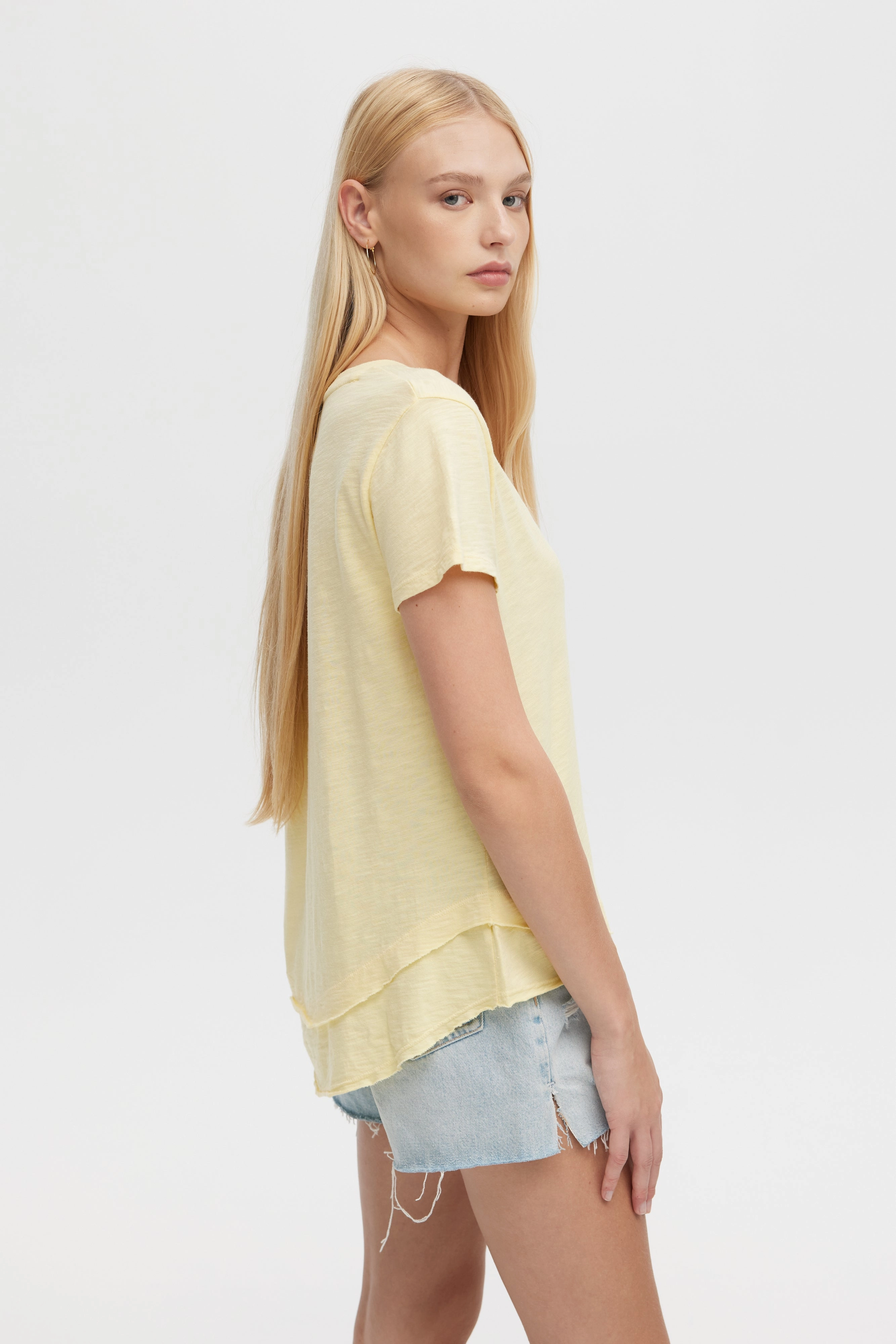 Stylish accessories Star Light AVA V-NECK MOCK LAYER TEE