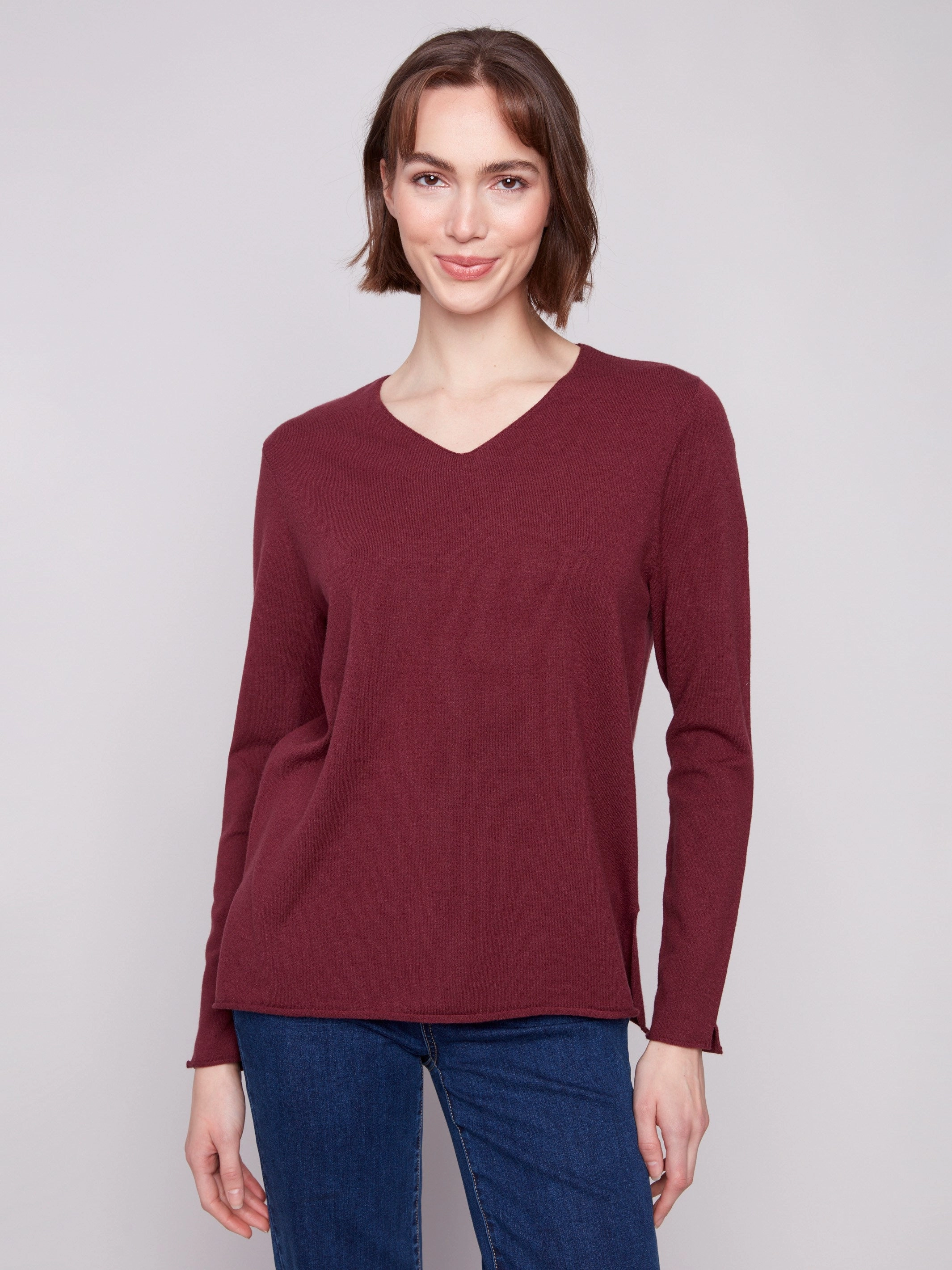 Basic V-Neck Sweater - Cabernet Outdoor - wear