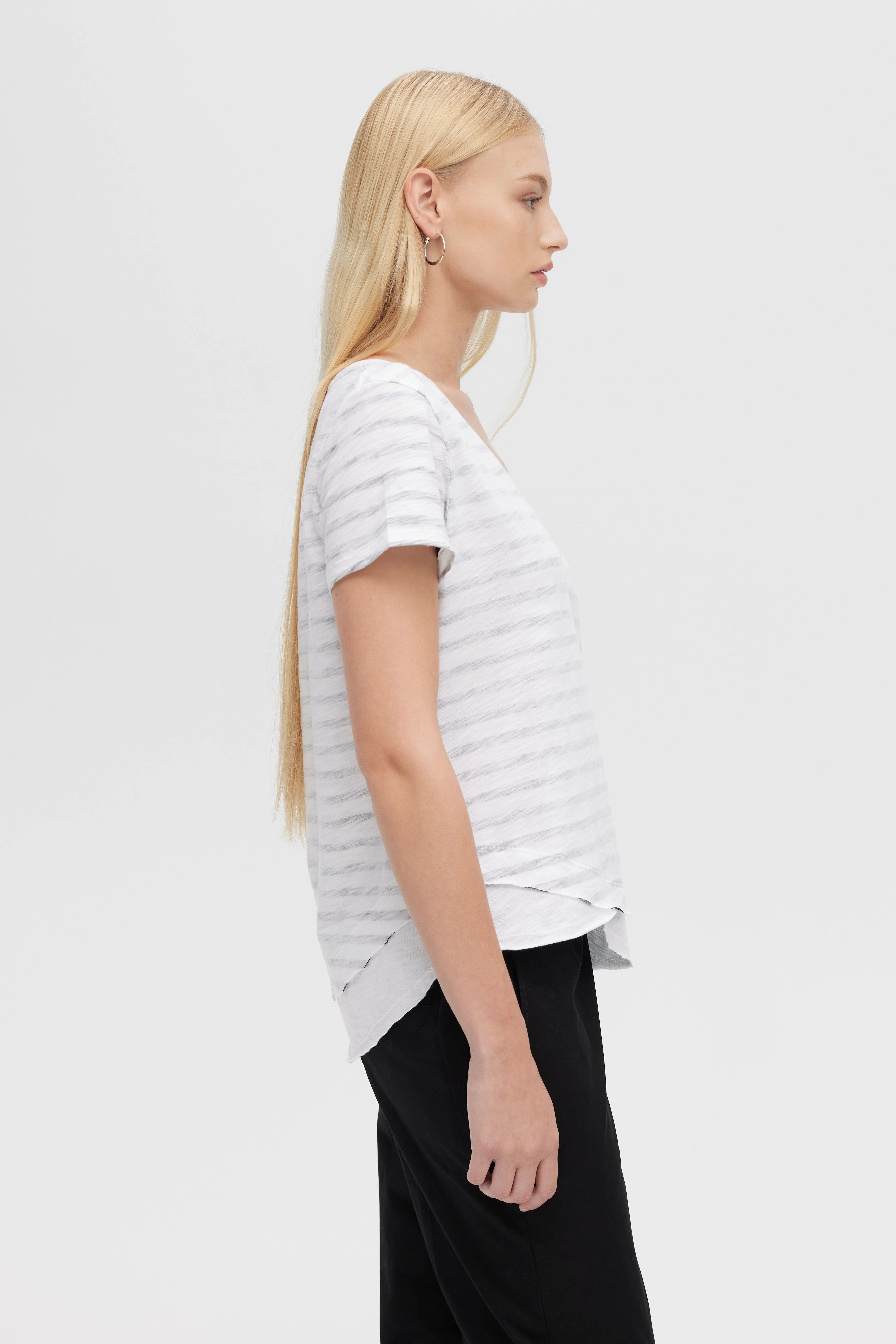 AVA STRIPED V-NECK MOCK LAYER TEE Run Core