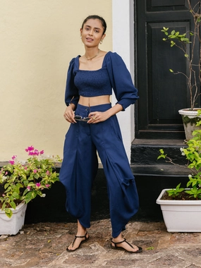 Blubur Top Minimalist fit-and-flare Sleek Cut