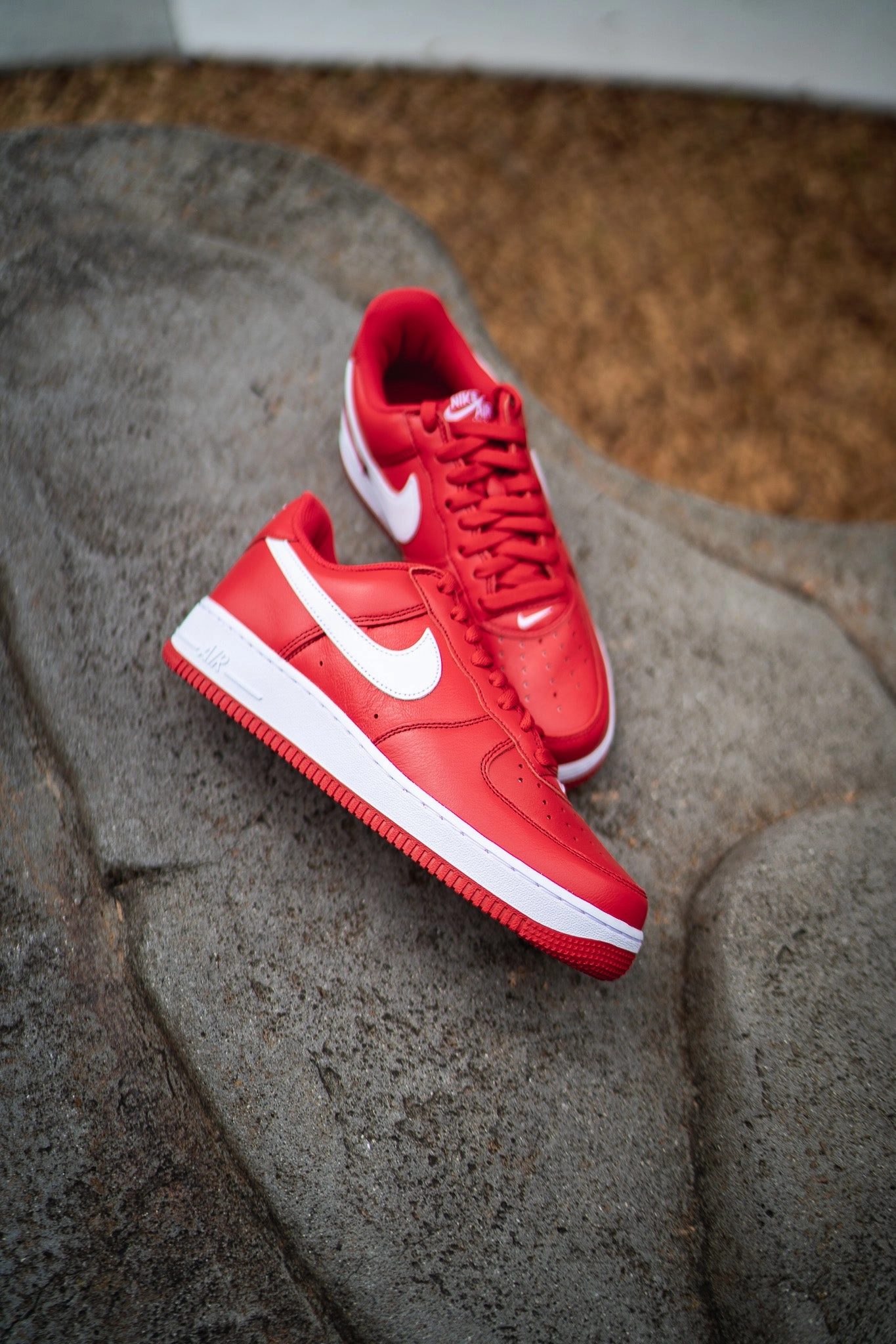 Balanced Arch Bounce Back Mens Nike Air Force 1 Low Retro QS (University Red)