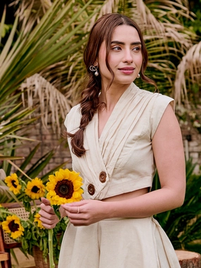 Alaya Overlap Top Minimalist Layering