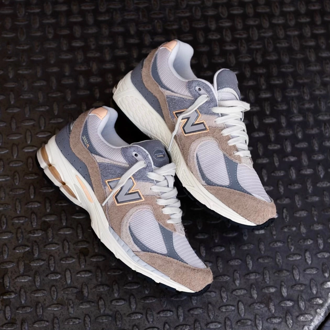 Mens New Balance 2002R (Mushroom Hazy Peach) - M2002REJ Lightweight Sole Textured Tread Pattern