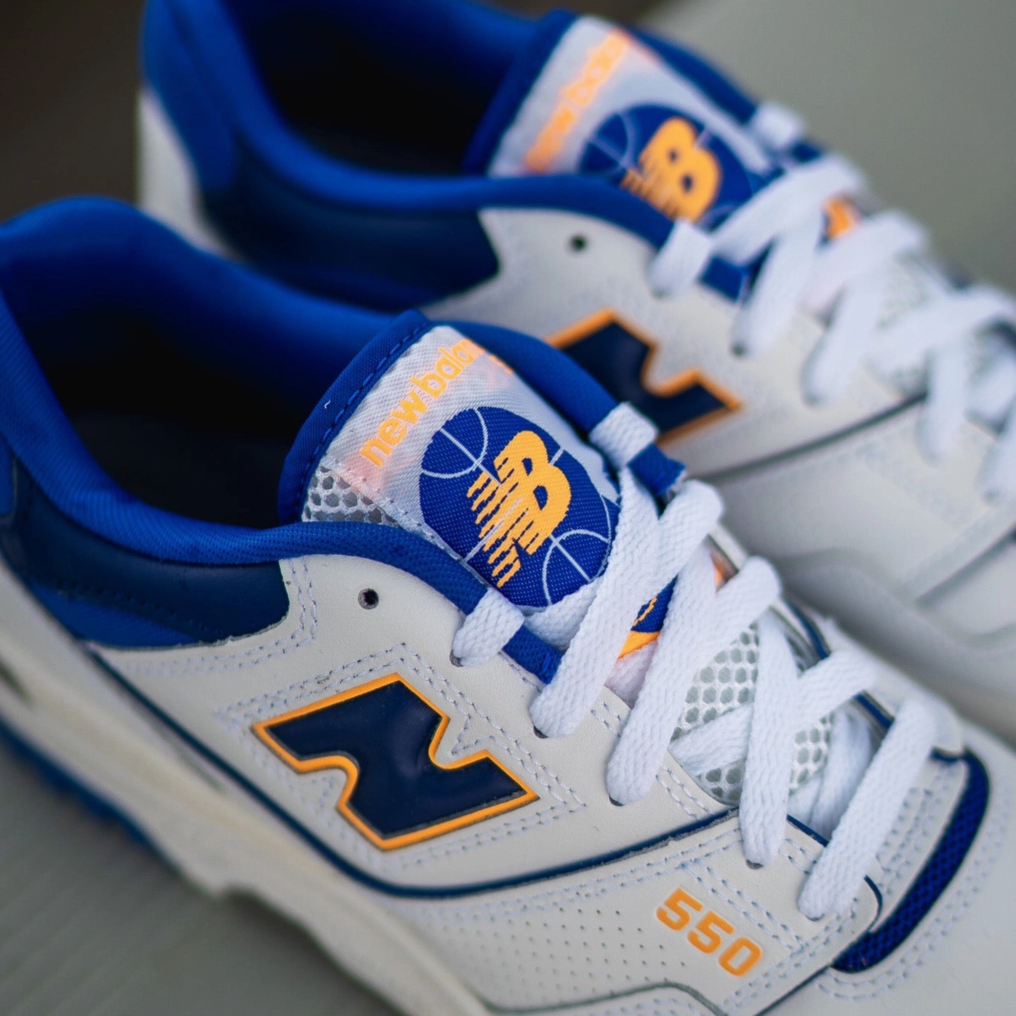 Modern Mens New Balance 550 (White/Royal) - BB550WTN