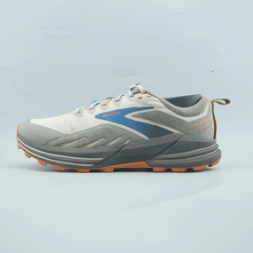 BROOKS CASCADIA 16 Anatomical Shape Design All-day breathability