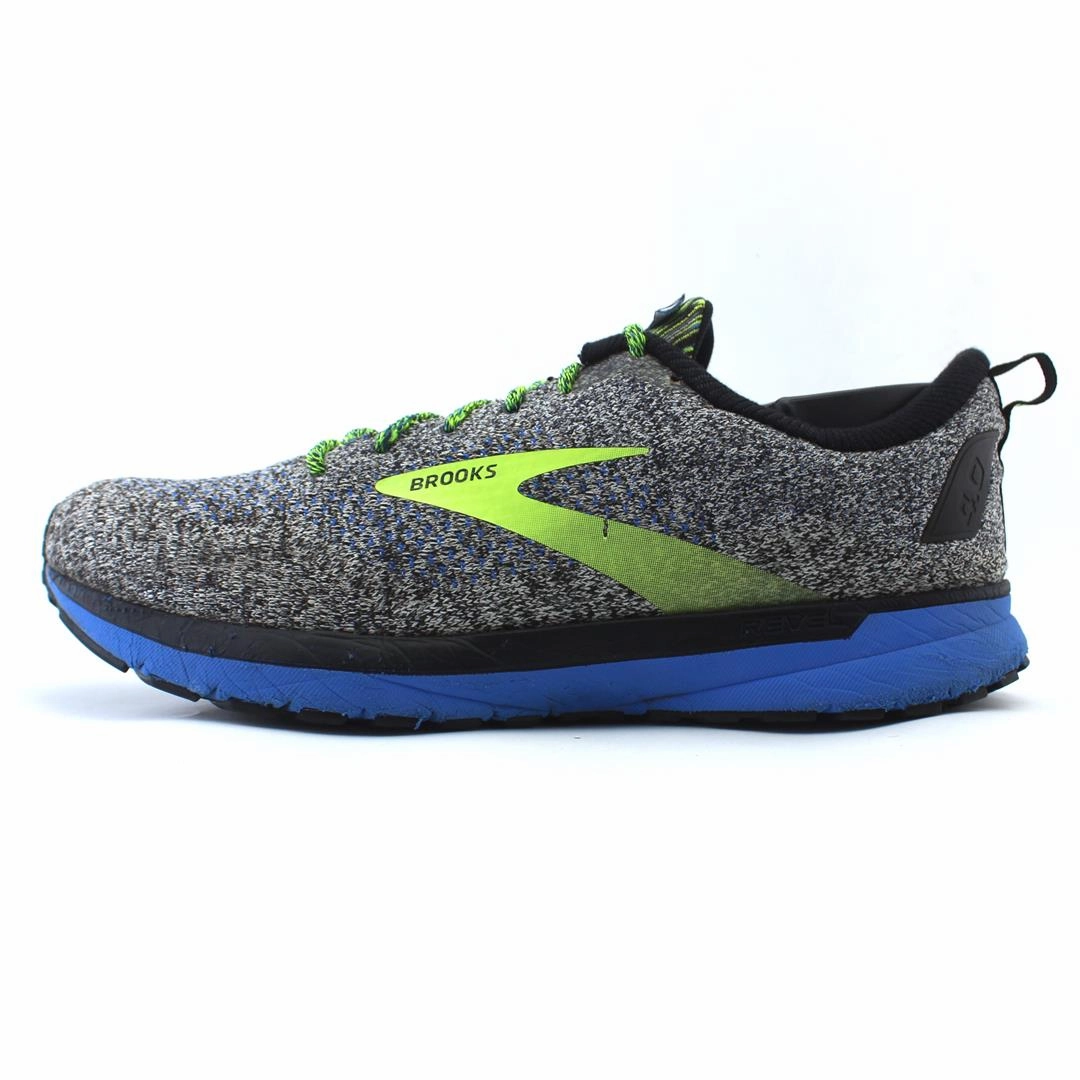 running in a lava field area shoes running in a waterfall area shoes BROOKS REVEL 4