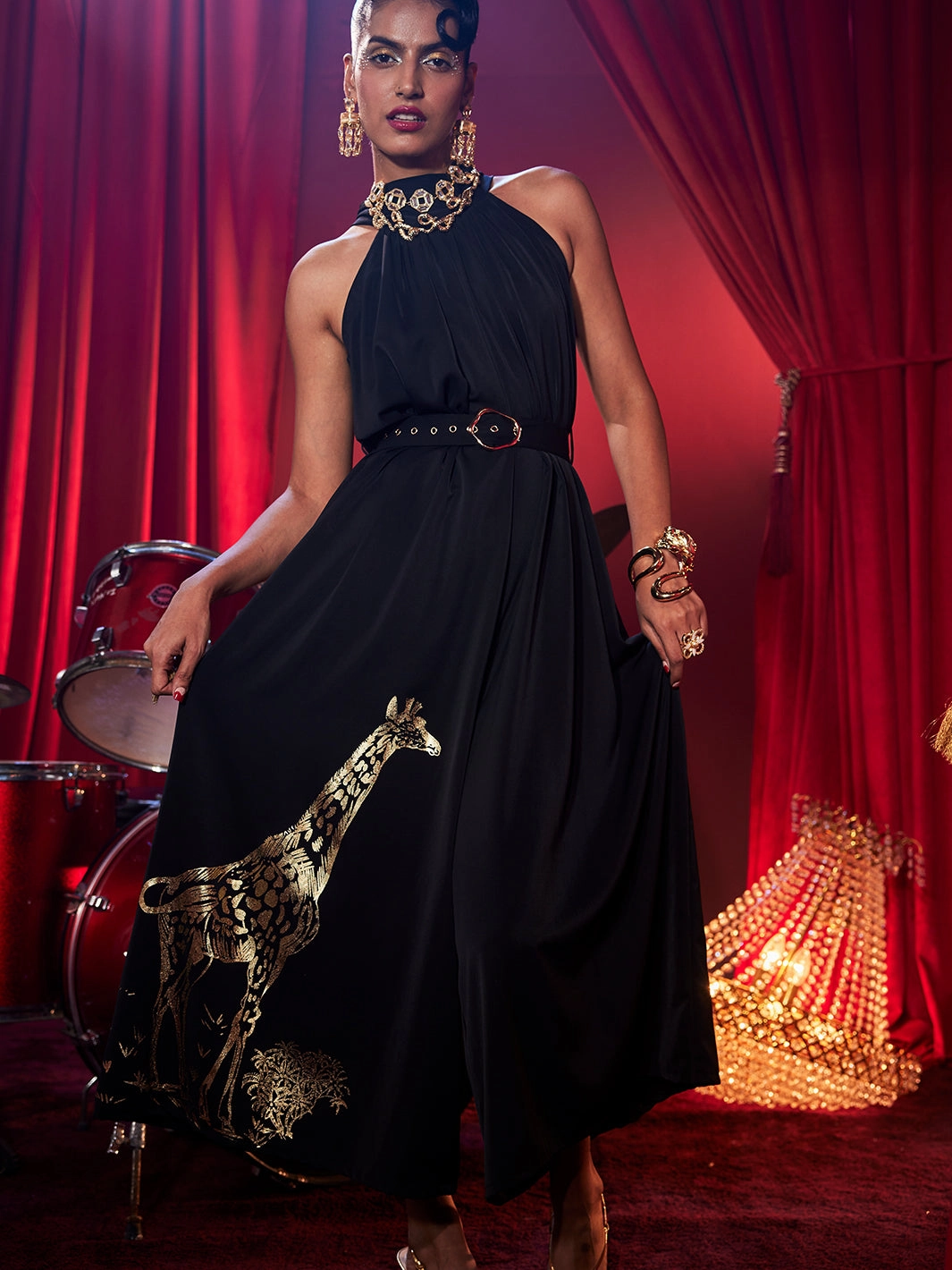 Classic Cut Sleek Tailoring Black with Golden Giraffe Motif