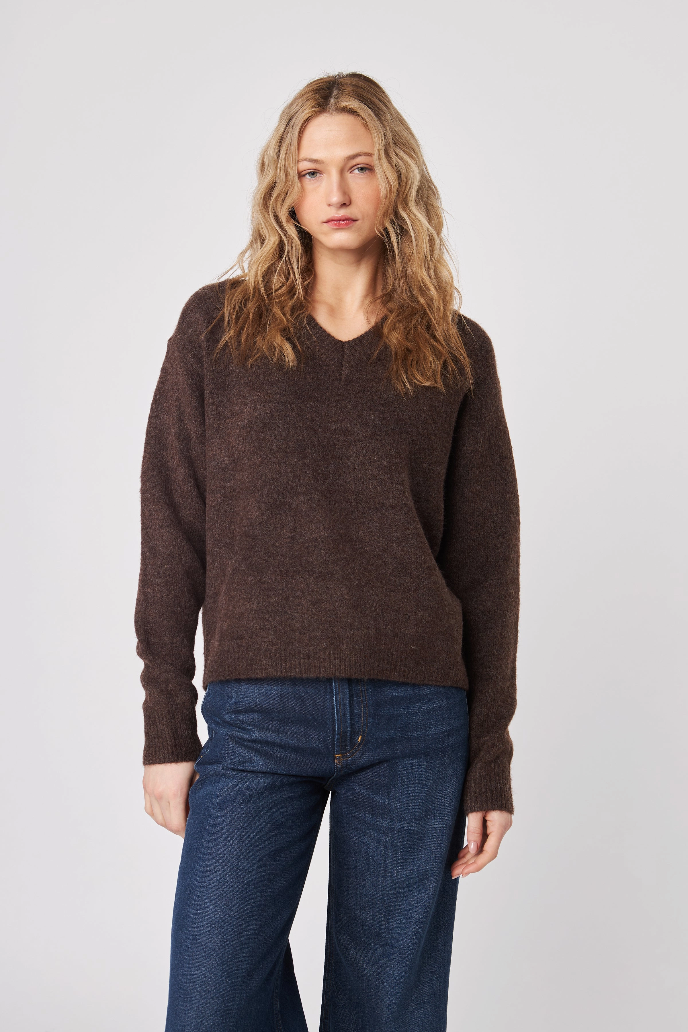CHARLIE OVERSIZE V-NECK SWEATER Outdoor Footwear Lounge Wear