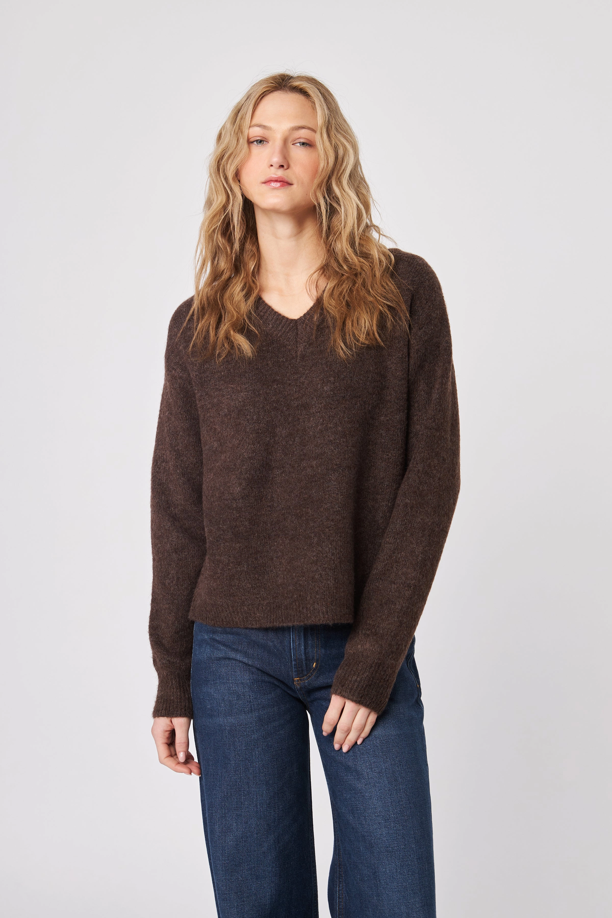 Oversized Silhouette CHARLIE OVERSIZE V-NECK SWEATER