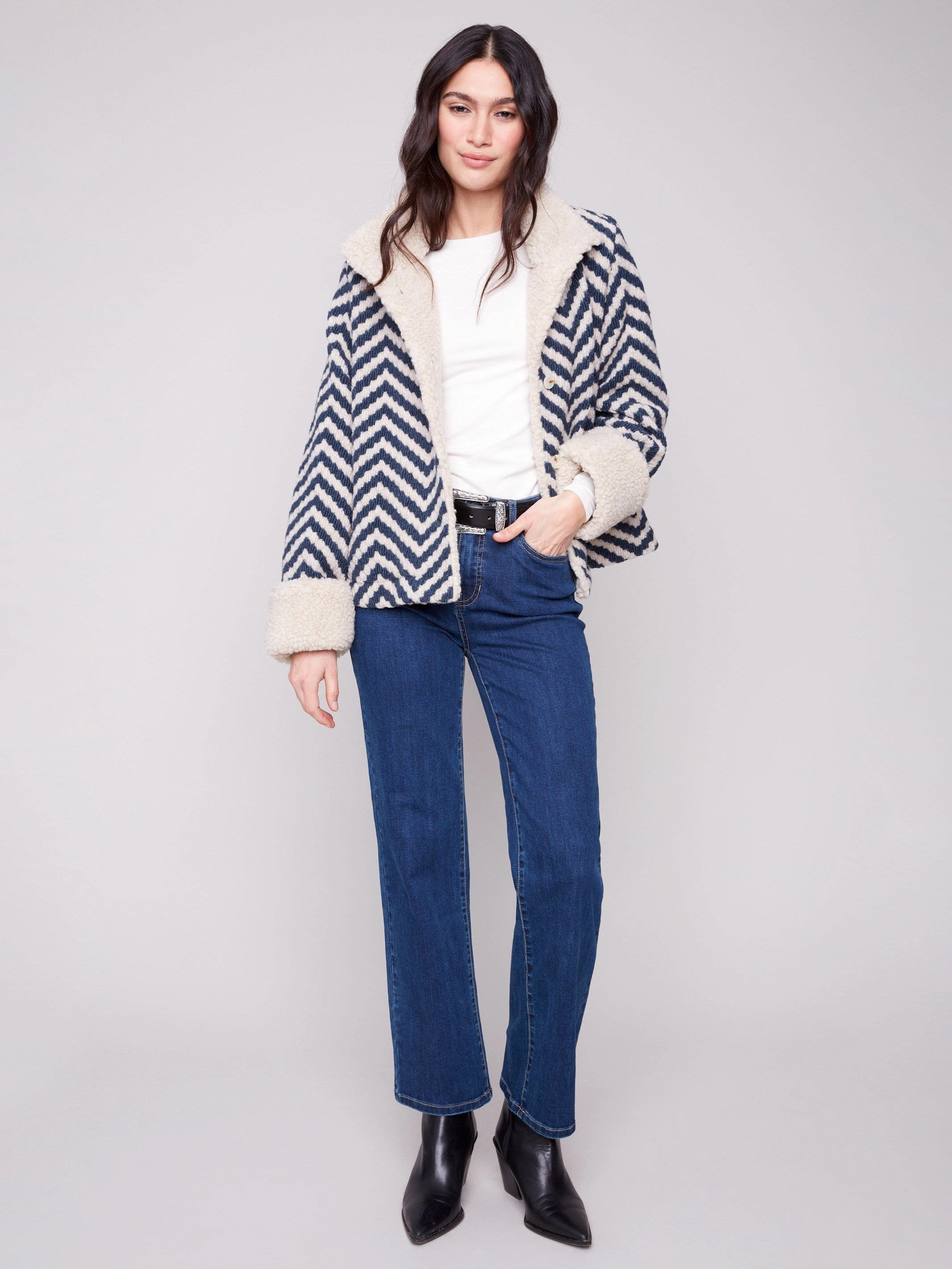 Chevron Boucl?? Short Jacket With Sherpa Trim - Navy Seamless Shoulder Construction Cold Season