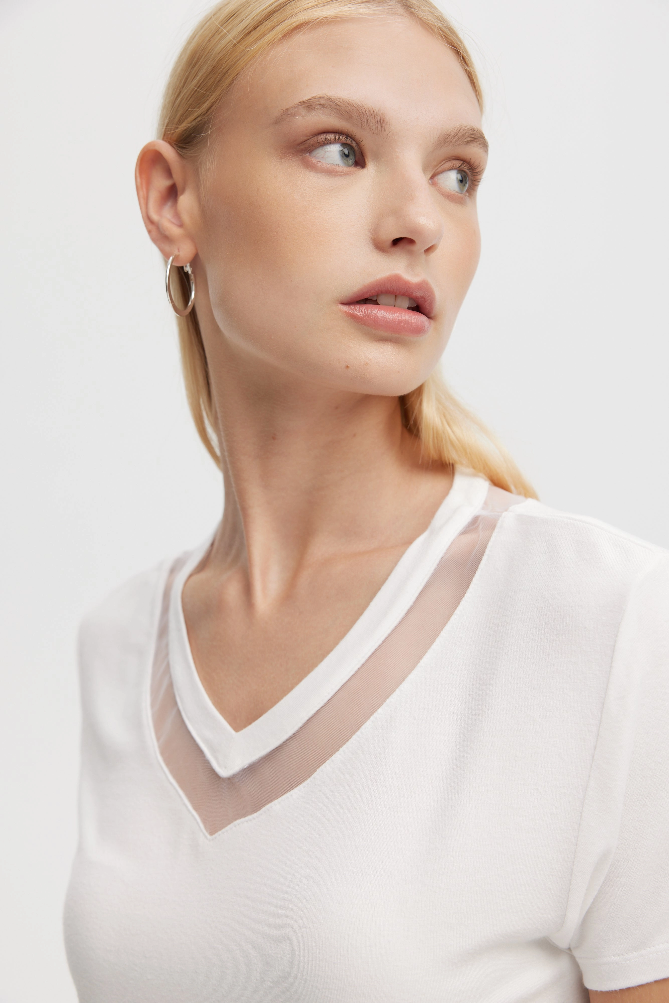 TULLE INSERTS V-NECK TEE Self Love Street Style