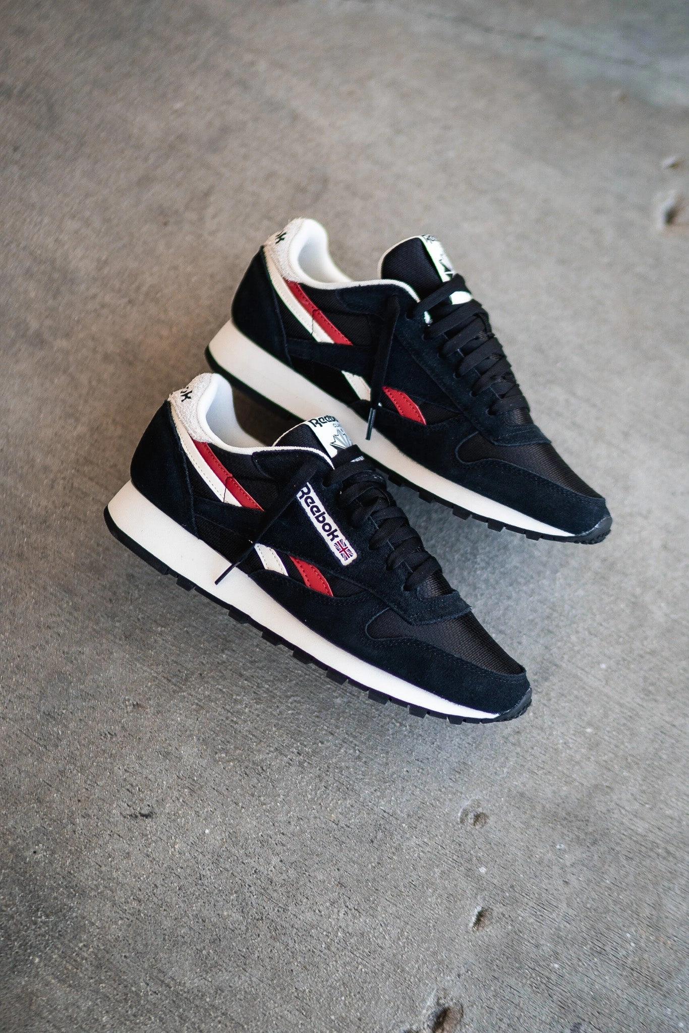 Trend Wear Unique Design Men's Reebok Classic Leather (Core Black/Red)