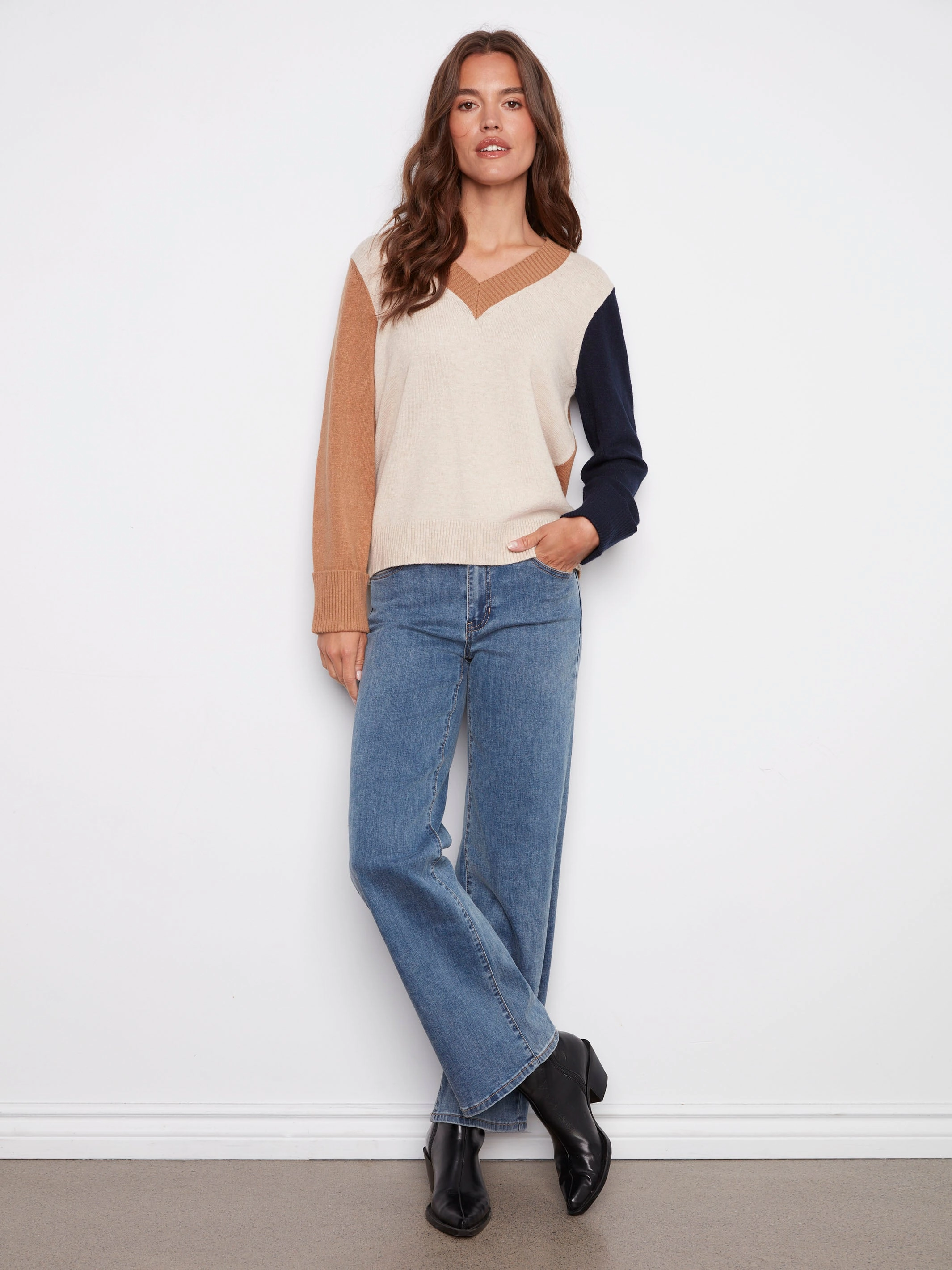 Metropolitan area Colorblock V-Neck Sweater - Truffle