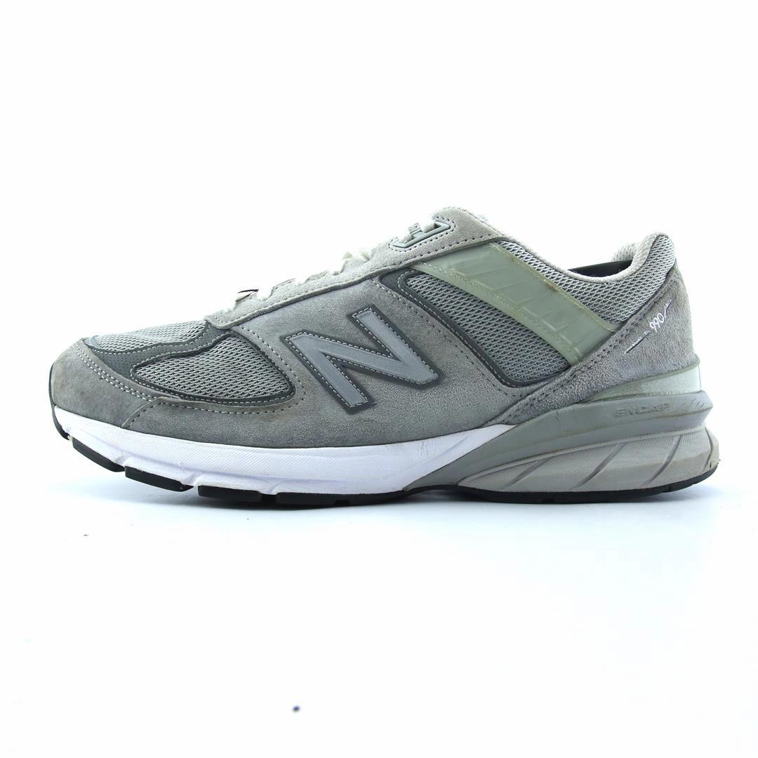 Balanced Stride Engineering NEW BALANCE 990V5