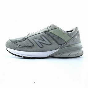 Balanced Stride Engineering NEW BALANCE 990V5