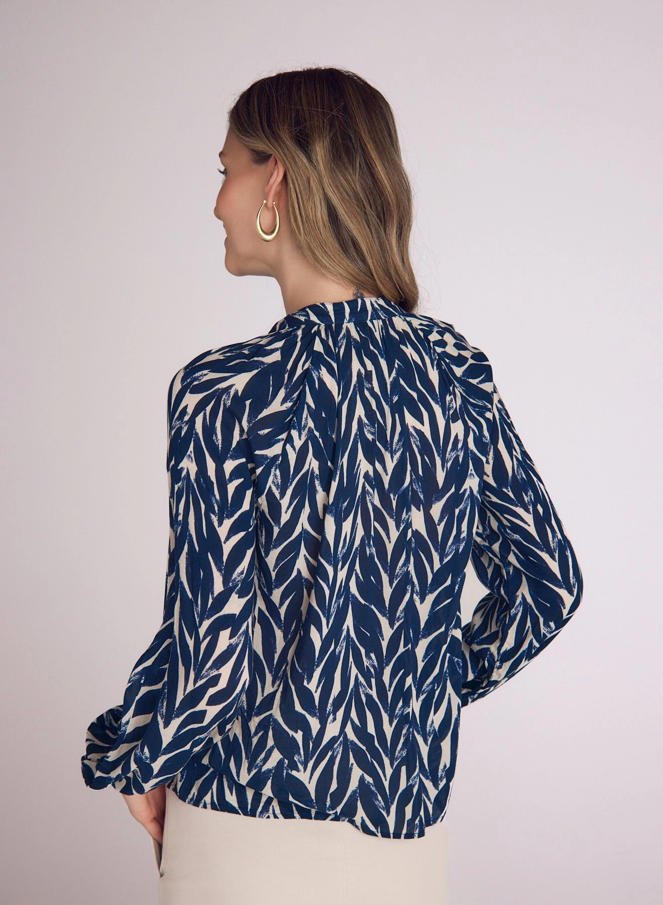 LEAVES PRINT SHIRRED RAGLAN SHIRT Relaxation Wear ConvertibleStyle