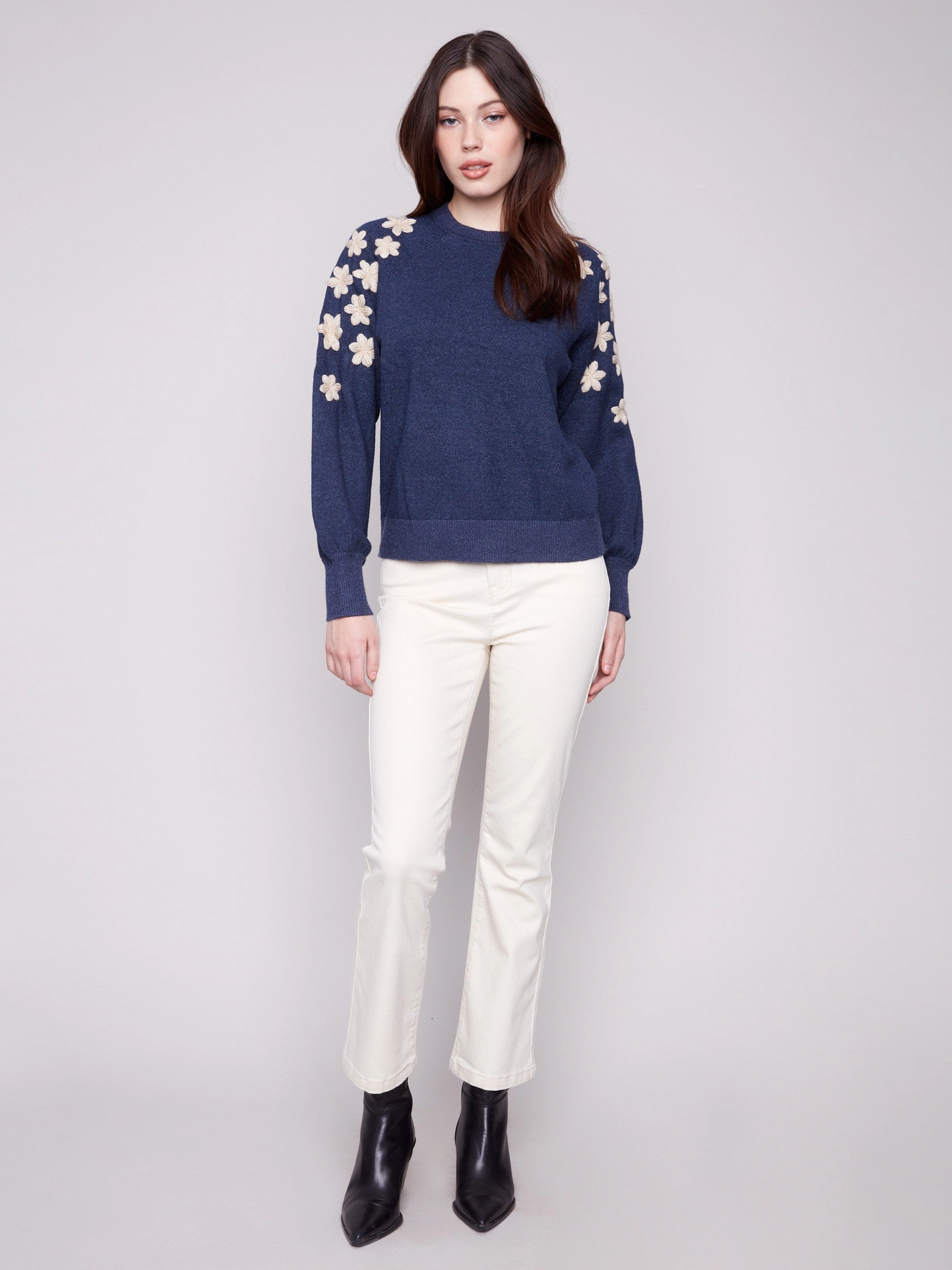 Sneakers Crew Neck Sweater With Embroidered Flowers - Heather Denim