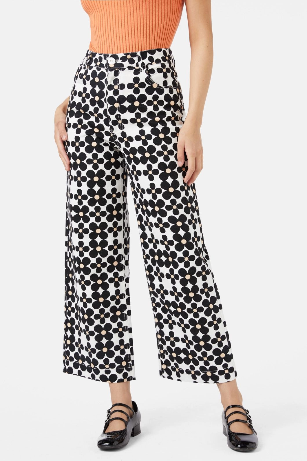 Juni Jean Modern Design