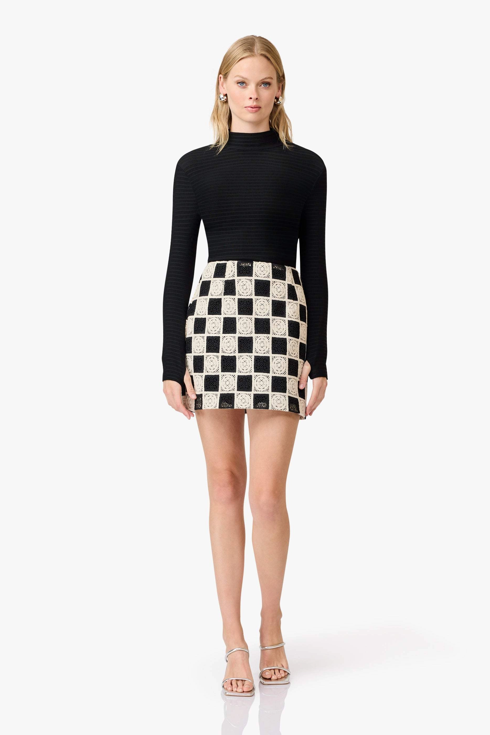 CURAAE Amyra Textured Stretch Top In Black Silky-Feel City Flow