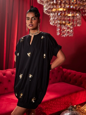 Structured Fit Cut-Out-Detail Black Bloom Embroidery Dress