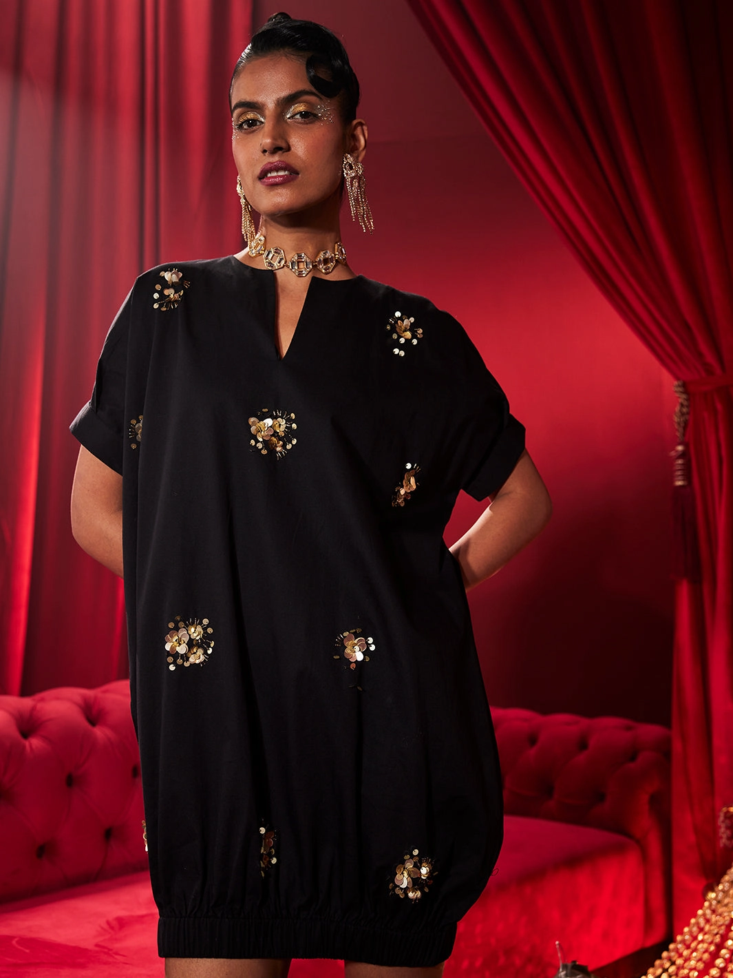 Black Bloom Embroidery Dress Night Ready Elegant Piece