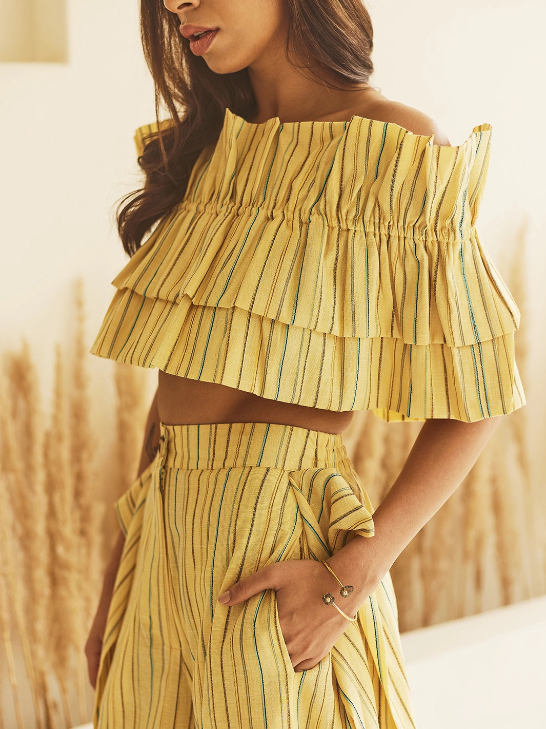 Modest Cut Knot-Detail CYPRUS Top Yellow