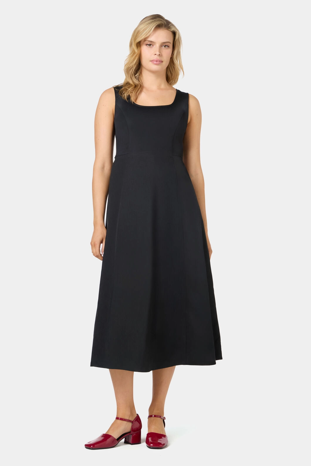 Chic and Cozy Delphine Classic Midi Dress