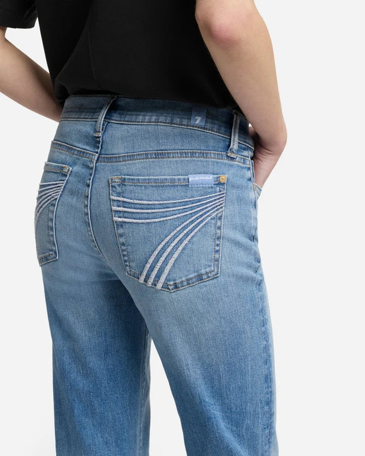 DOJO TAILORLESS FLARE IN PINE Comfortable Design Work Meeting Beach Day