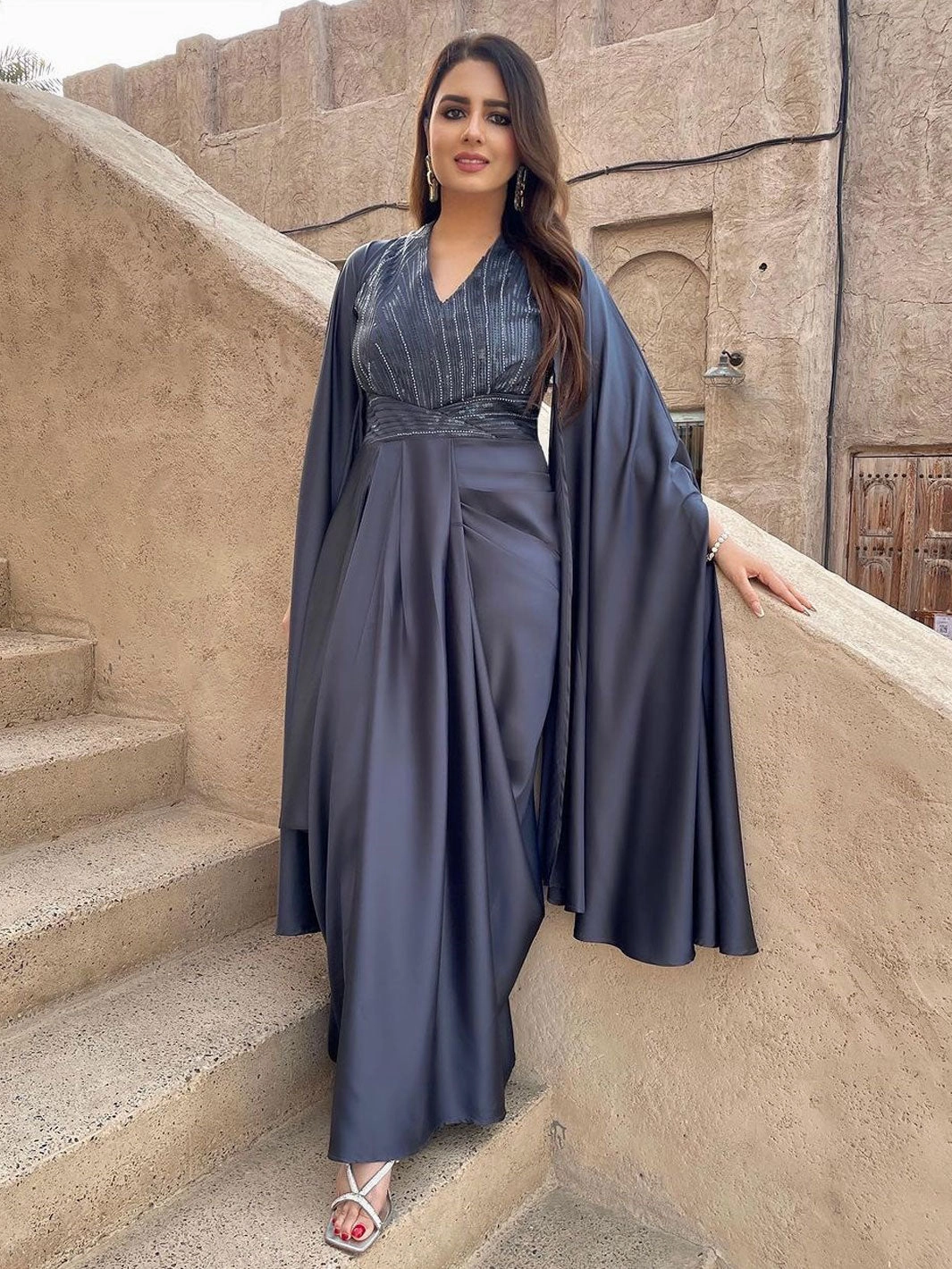 MOONLIT GOWN Bold Touch Perfect Layers