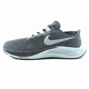 NIKE AIR ZOOM PEGASUS 37 Ultra Responsive Midsole Ventilated Footbed Design