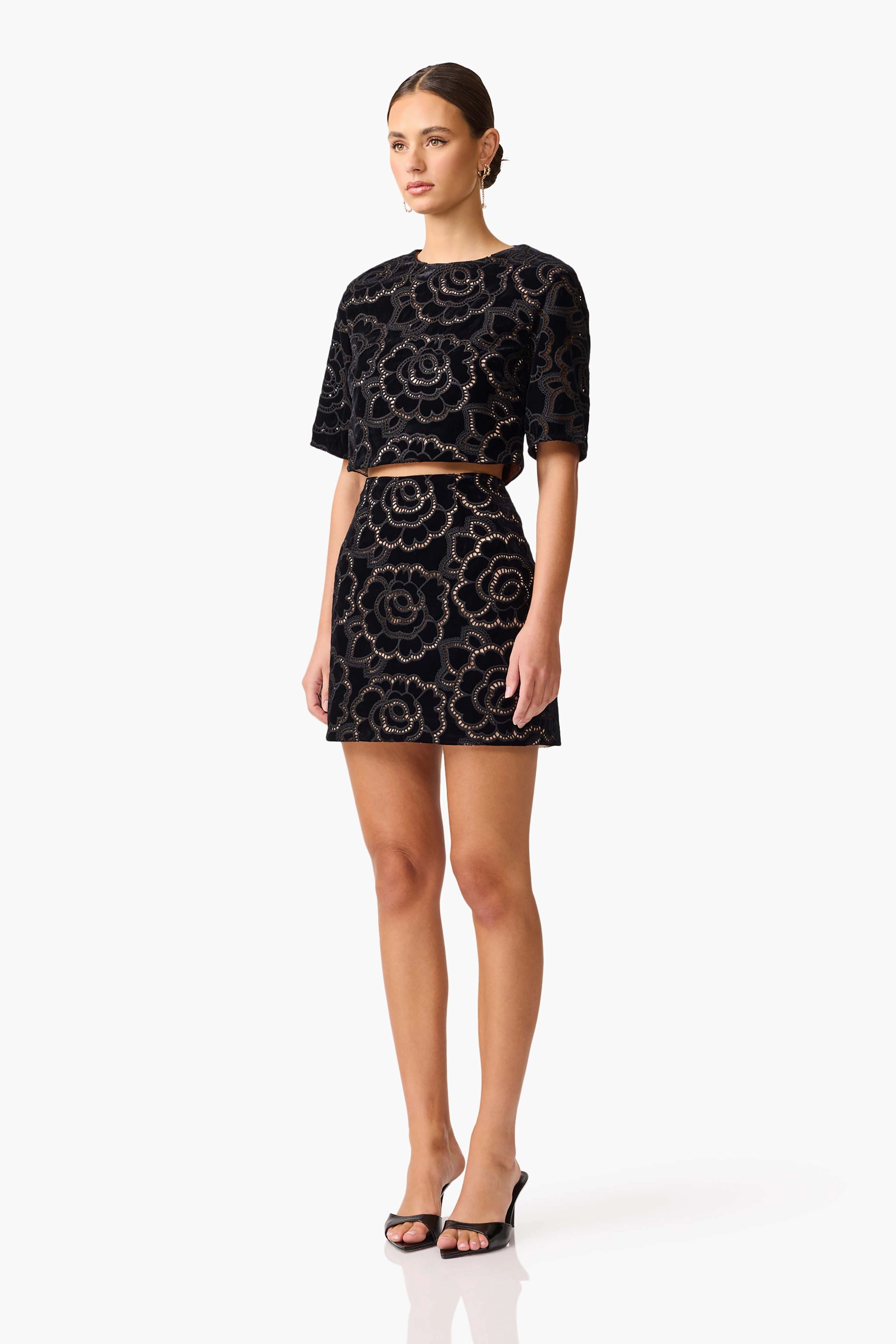 City-Style Eris Short Sleeve Set in Black