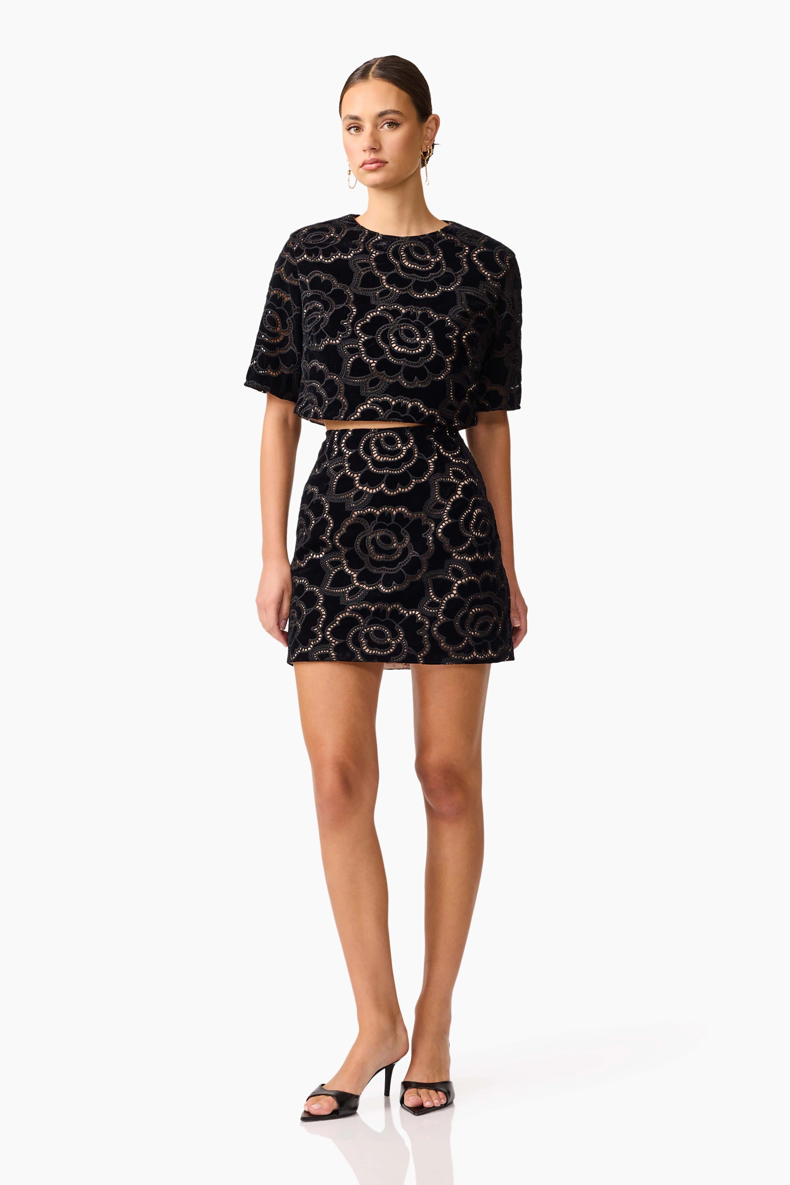 Fashion Option Casual Chic Wear Eris Short Sleeve Set in Black