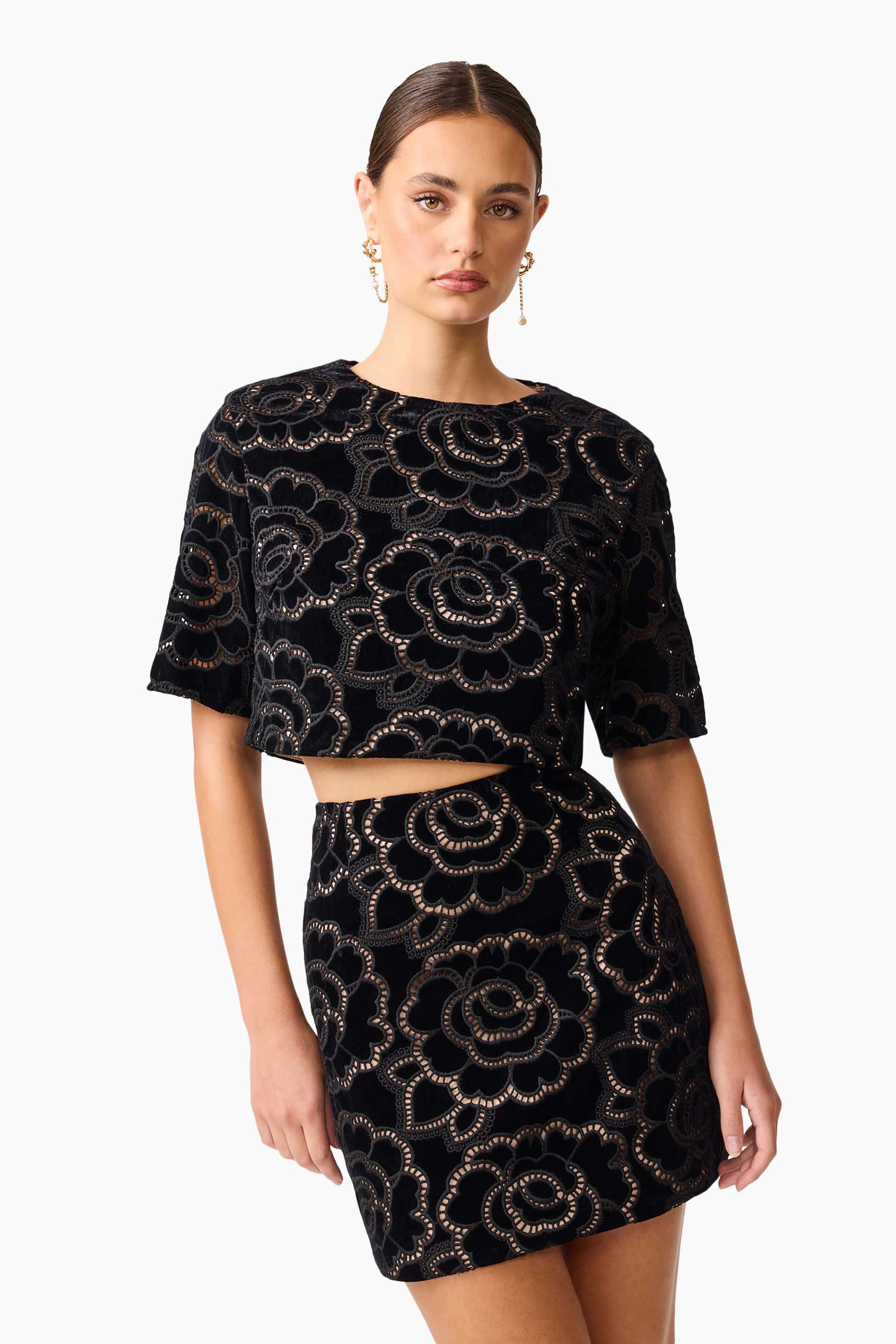 spring fashion Eris Short Sleeve Set in Black