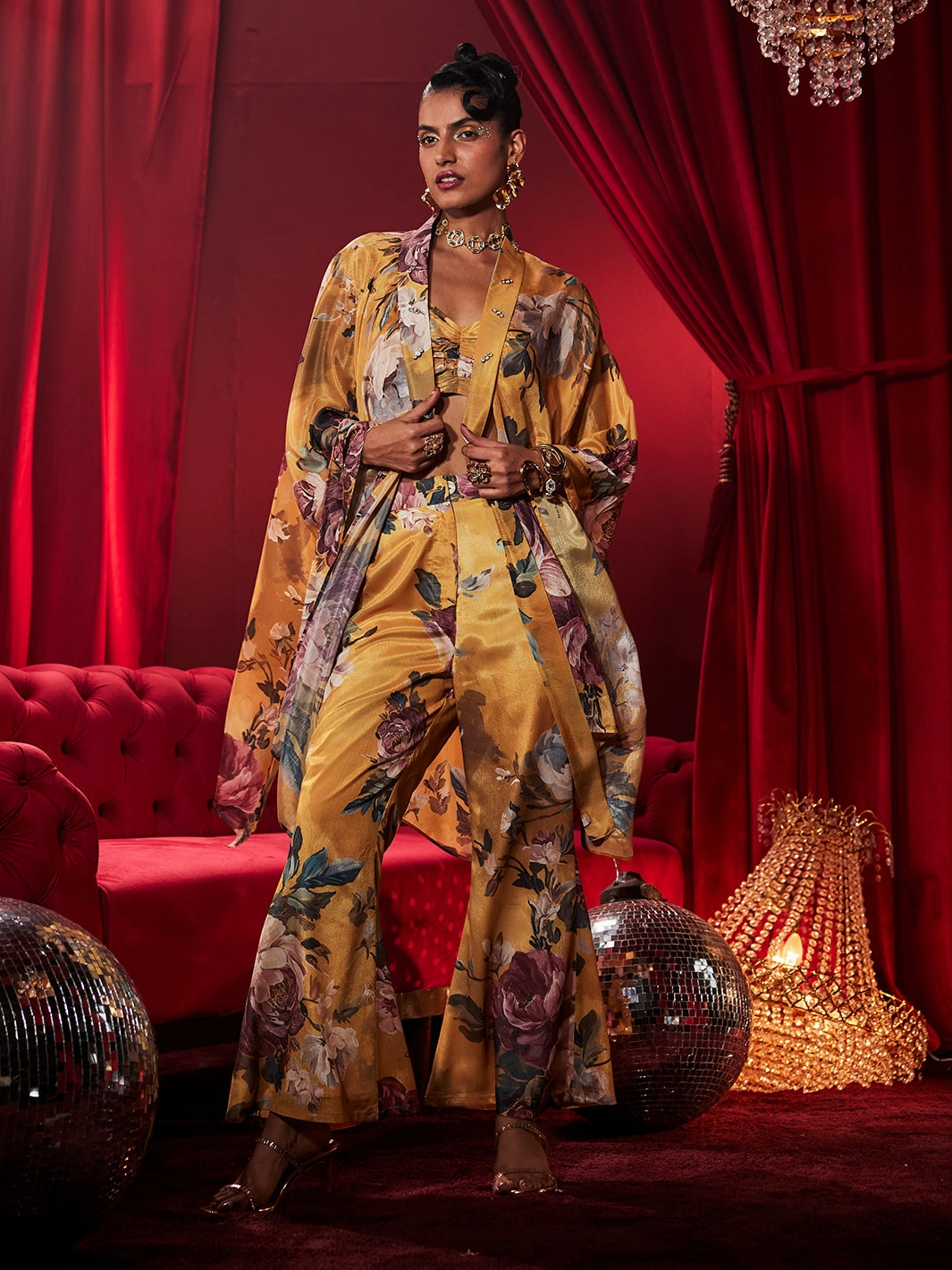 Trendy Waist Rose Tiara Floral Cape