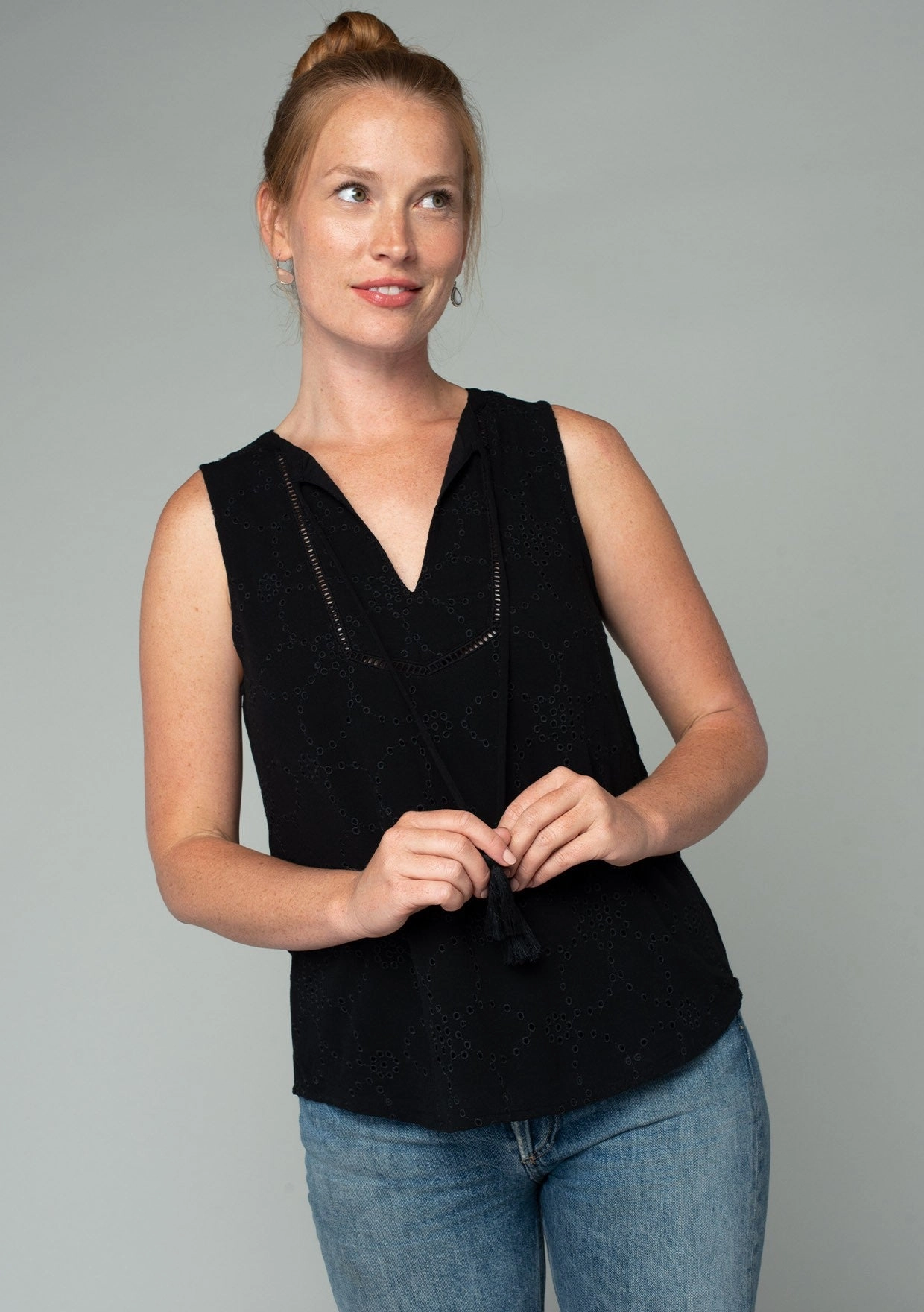 Smooth Interior Lining EYELET TANK WITH TIE NECK