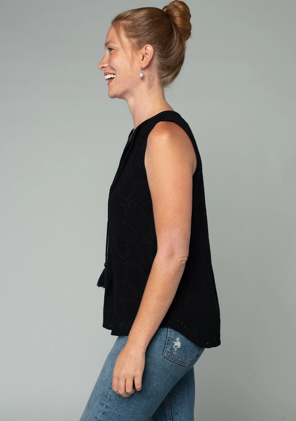 WaterRepellent Coating SweatWickingLining EYELET TANK WITH TIE NECK