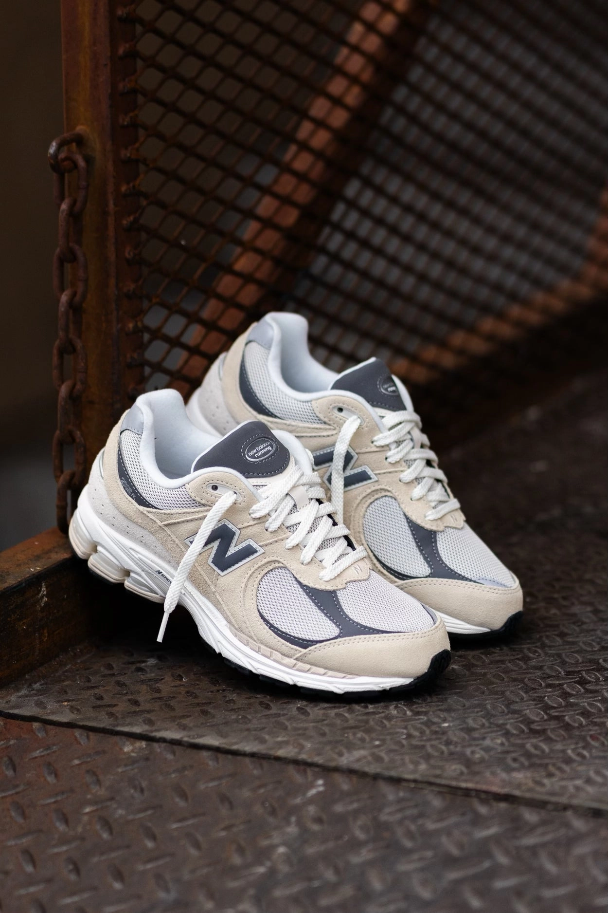 No Break In Design Mens New Balance 2002R (Sandstone Magnet) - M2002RFA