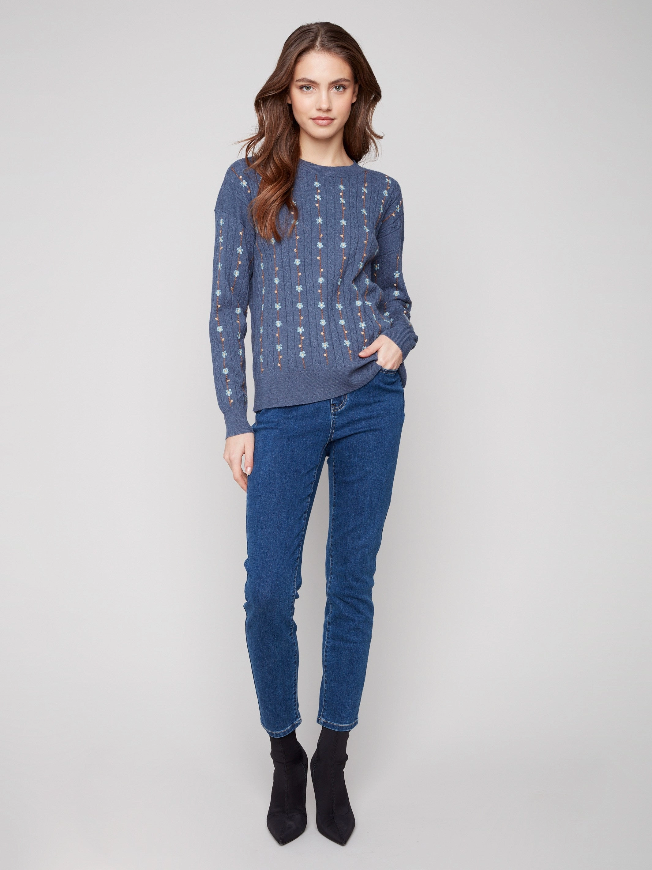 Floral Embroidery Knit Sweater - Tulip Plateau area Metropolitan area