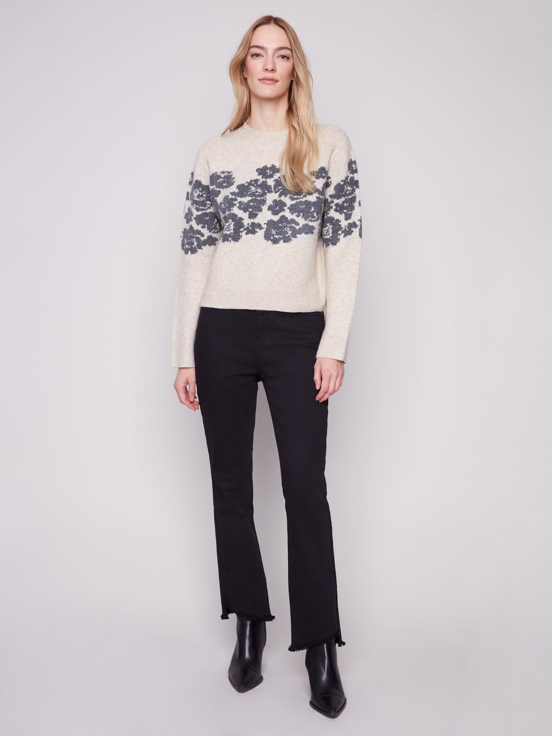 machine - washable traveler Flower Jacquard Crew Neck Sweater - Heather Vanilla