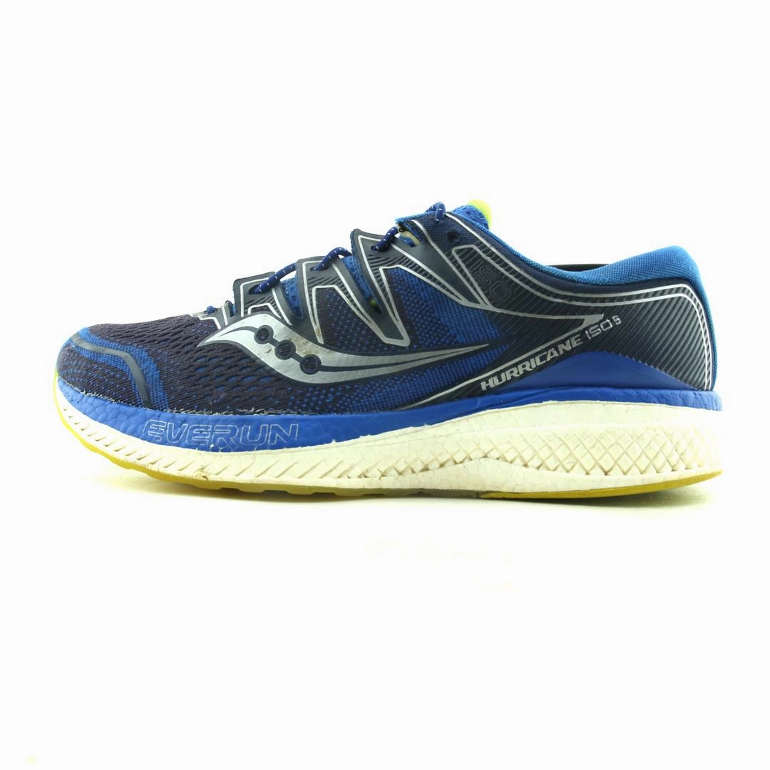 Adaptive Flex running in a spinning studio shoes SAUCONY HURRICANE ISO 5