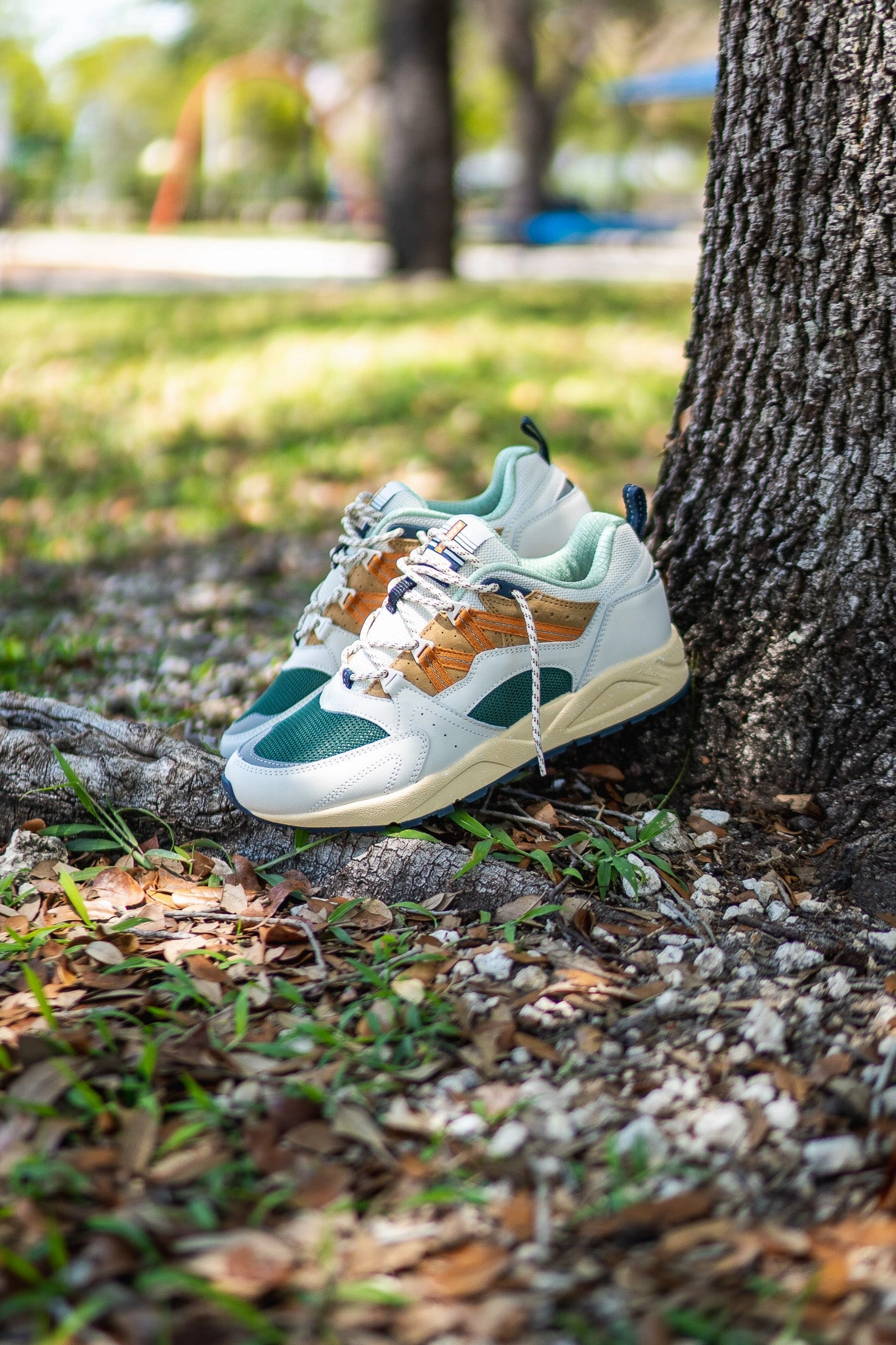 Karhu Fusion 2.0 (Lily White/Nugget) Eco Vibe Rigidity Control