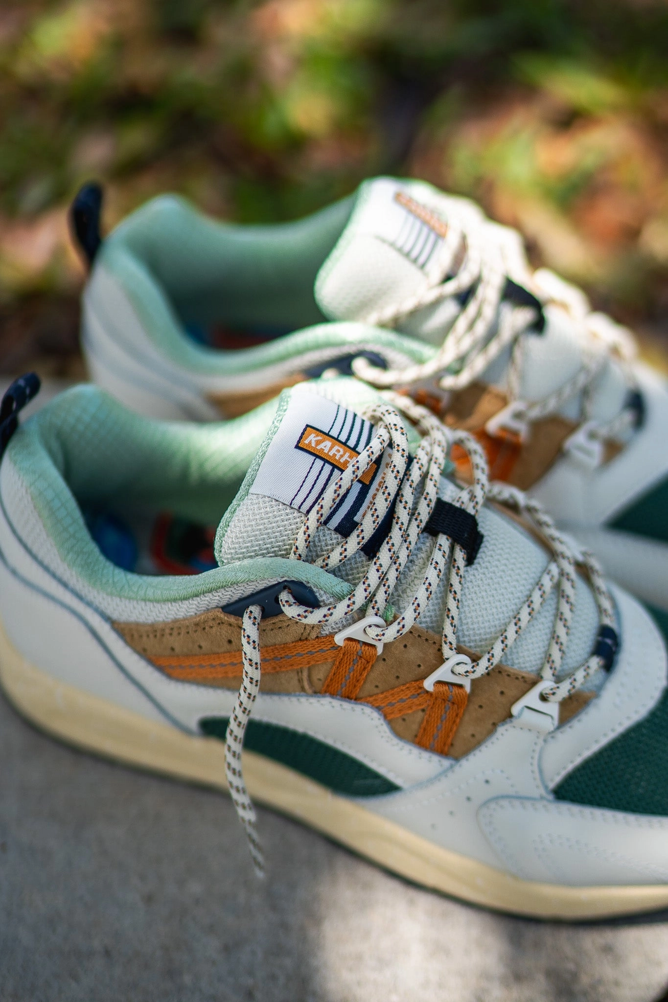 Karhu Fusion 2.0 (Lily White/Nugget) Easy Movement Torque Control