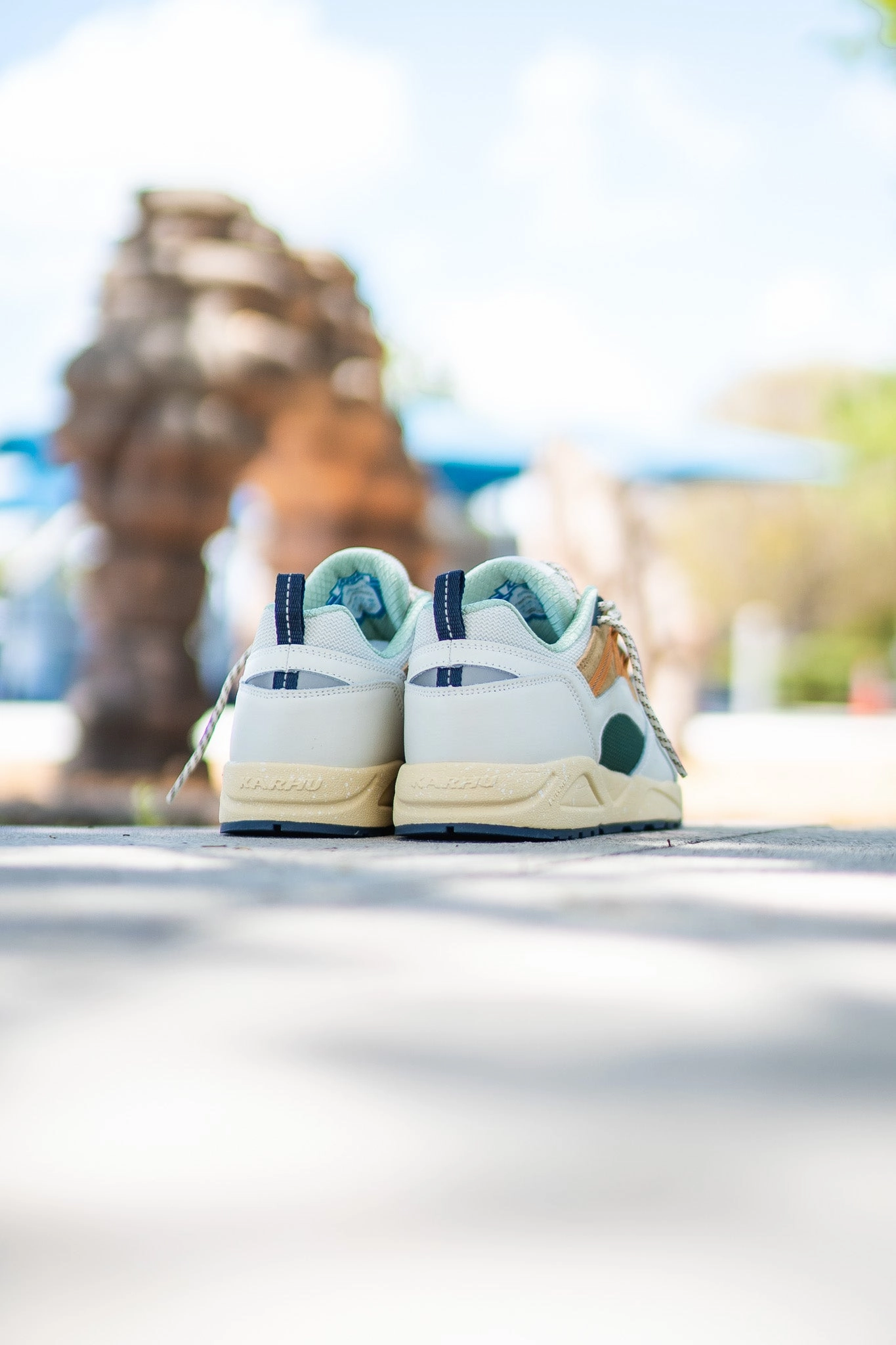 Karhu Fusion 2.0 (Lily White/Nugget) Foot Contouring