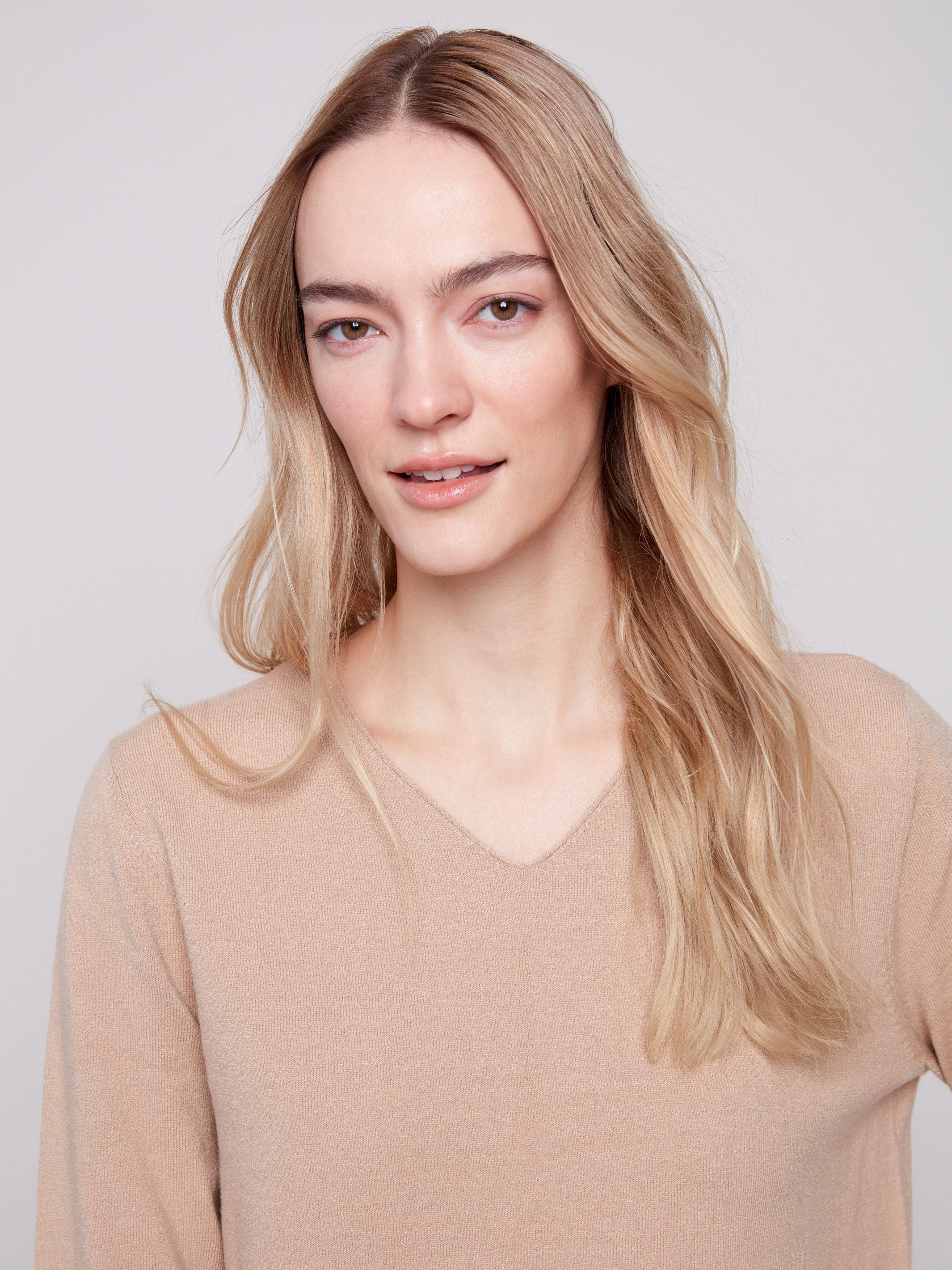 Gym - wear Valley area Basic V-Neck Sweater - Sesame